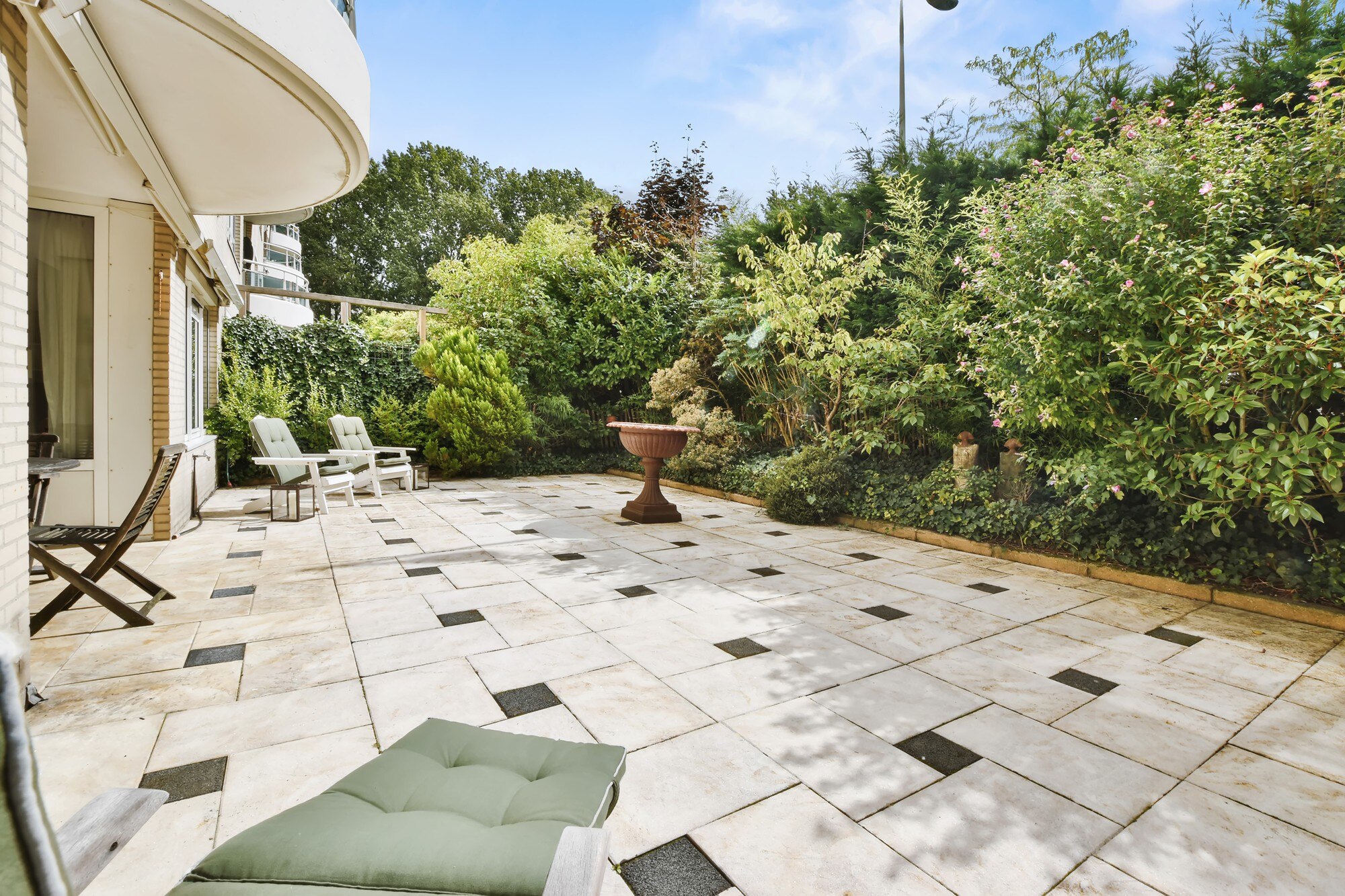 alt="Hardscape Maintenance services/ California Clean and seal"