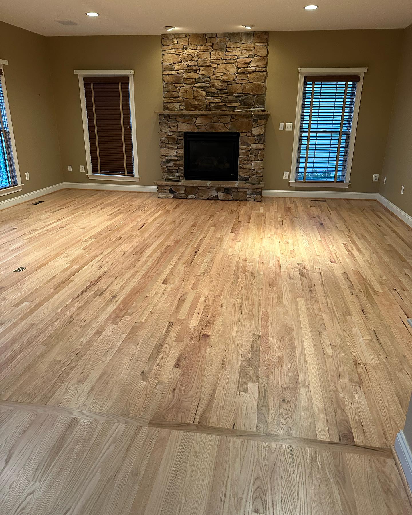 Oak vs. Maple hardwood floors: which is the best investment for your home? 3 Hw solid oak a275d6132bd358d73eda