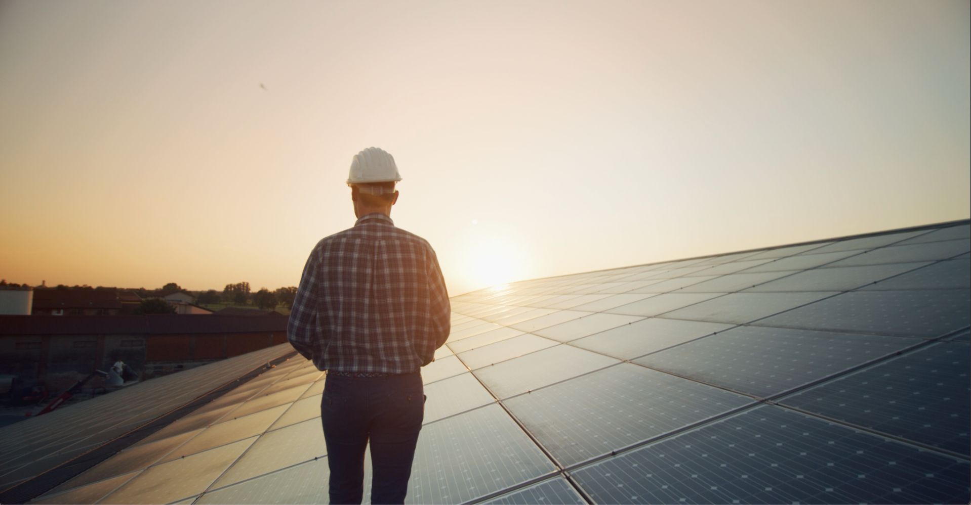 NJ commercial solar incentives supporting rooftop solar installation on a commercial building