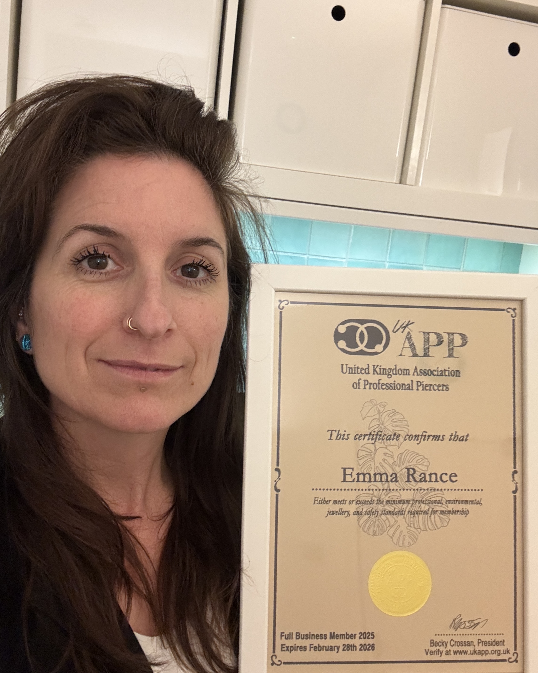 emma-rance-piercer-and-app-member-owner-isha-body-jewellery-body-piercing-studio-dorset