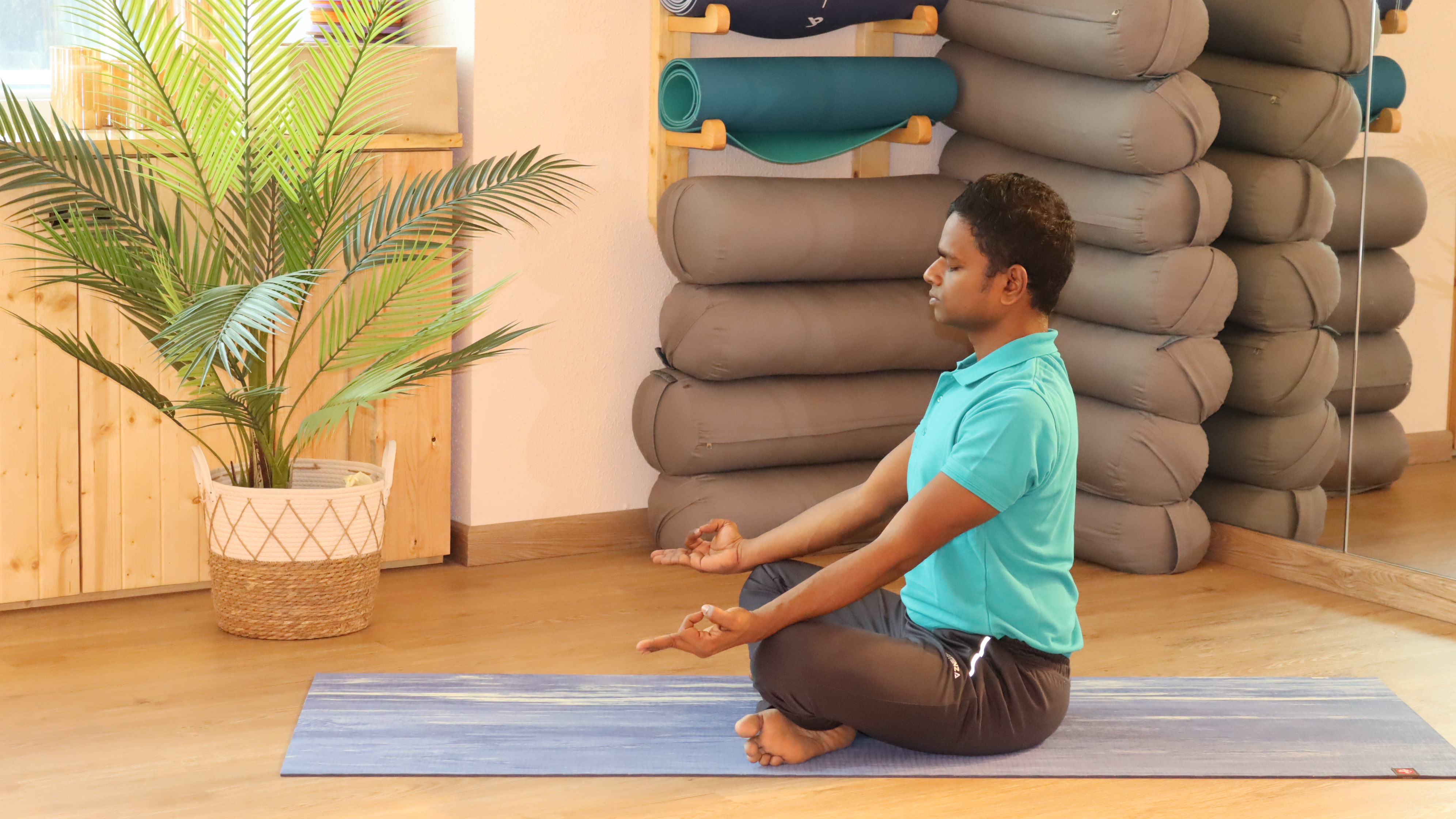 Breathe to Reset: How Breathwork Eases Stress and Sharpens Your Mind
