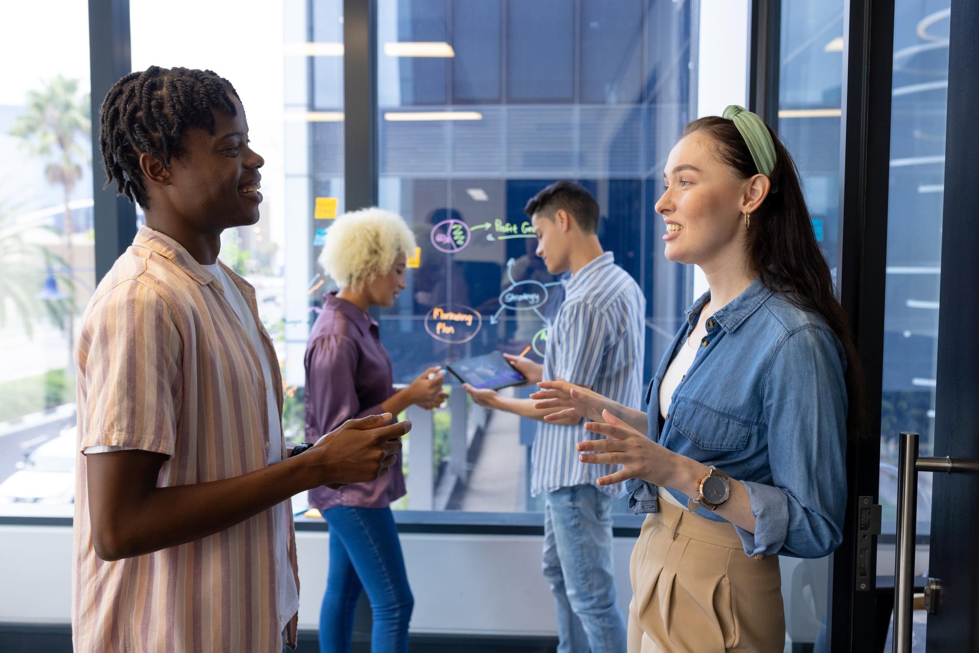 Maximizing Customer Engagement Through AI Chatbots with a Human Touch