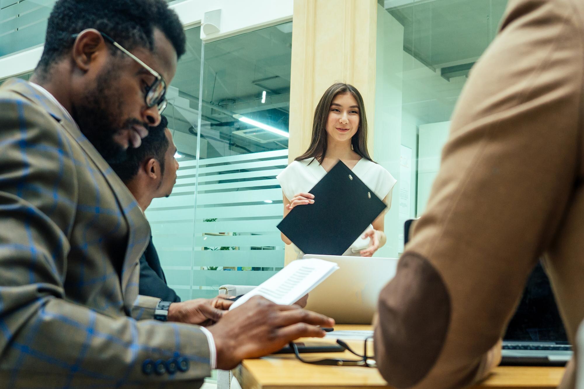 Indian Korean Afroamerican Businessman Businesswo Ee35B02C7F387D74342D