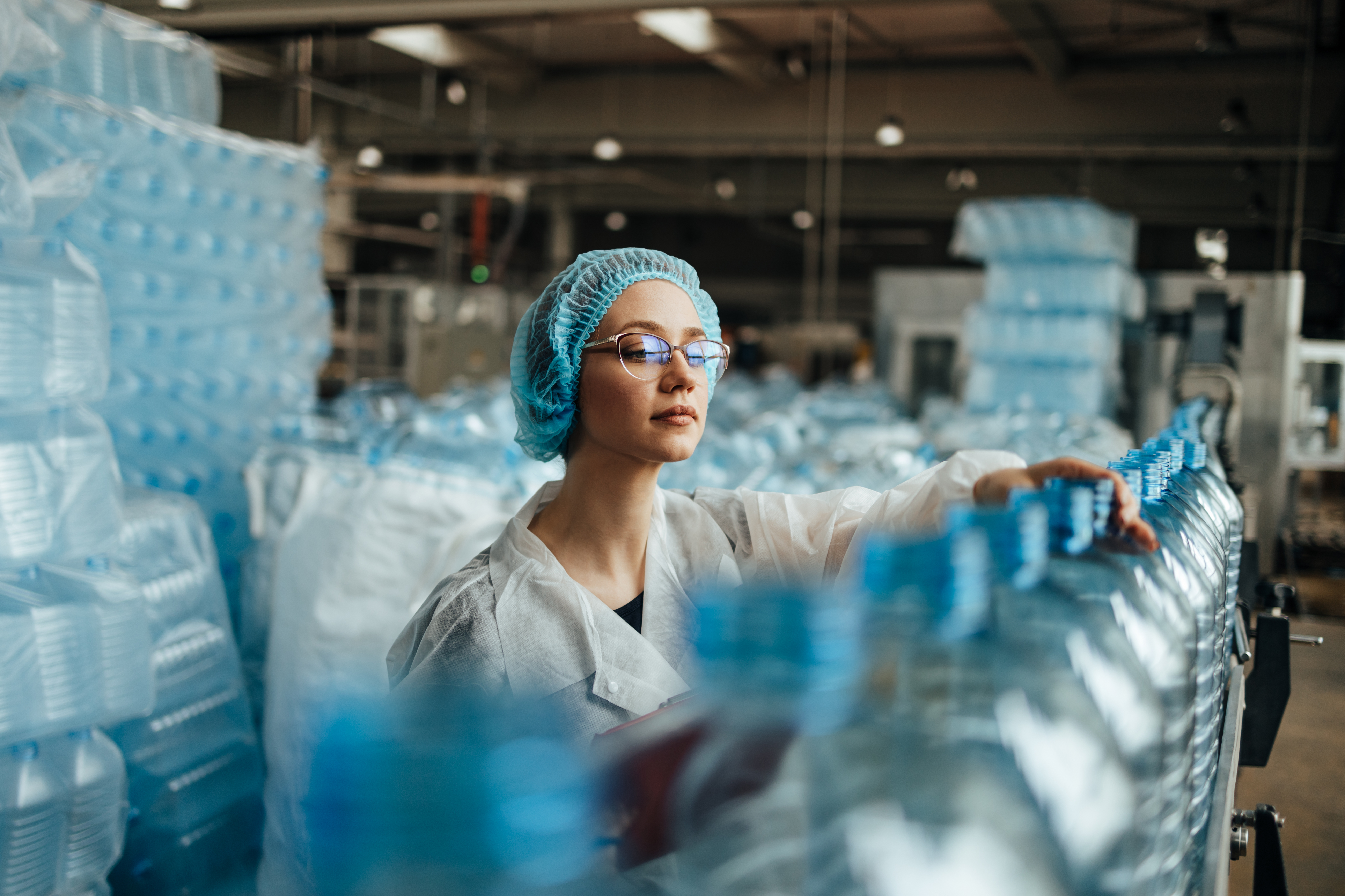 How Award‑Winning Plastic Suppliers Deliver Superior Quality and Service 3 industrial people 90894ea1b3f49d3917bd