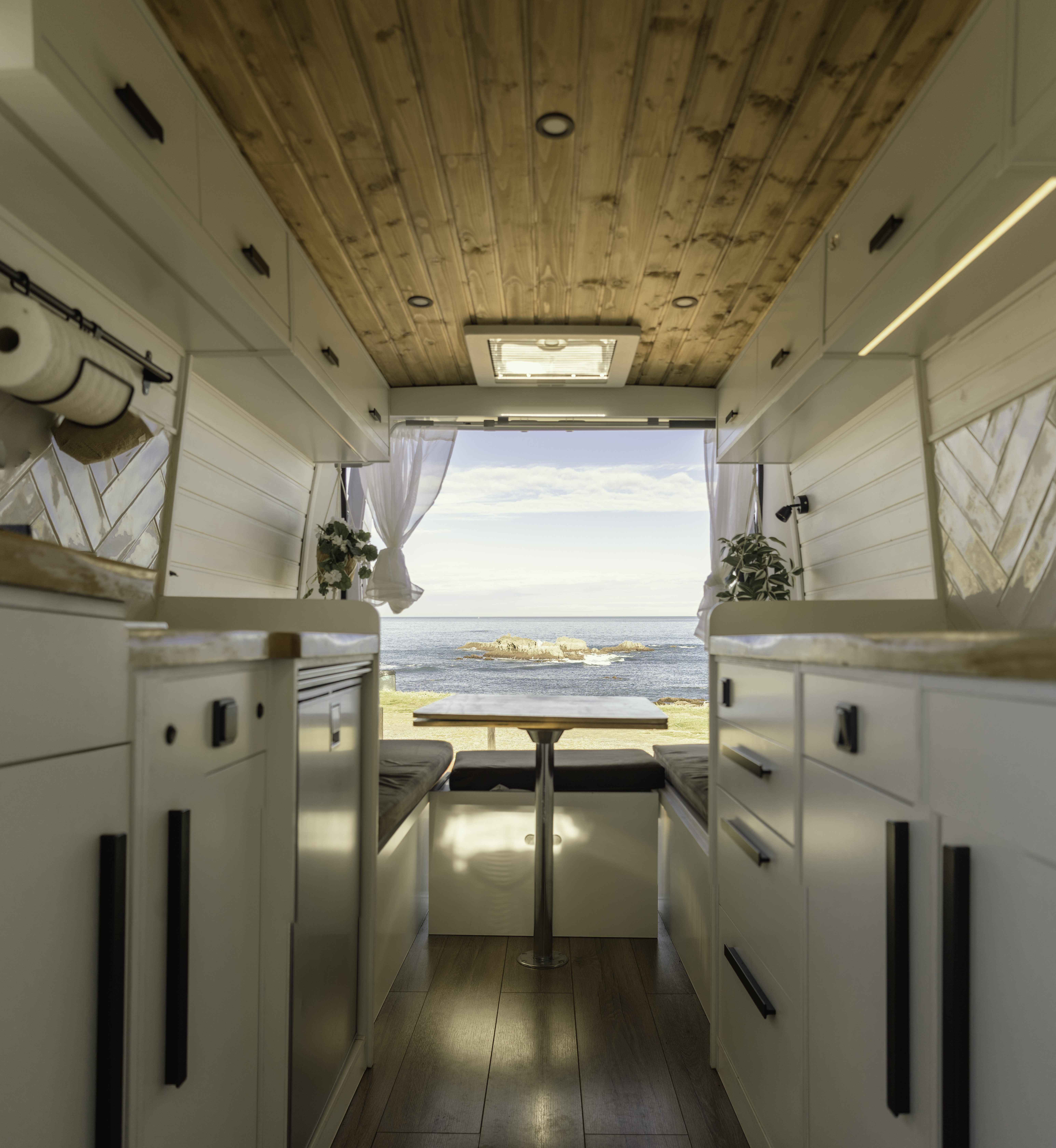 Transforma tu Furgoneta con Muebles Abatibles: ¡Más Espacio, Más Libertad! Transforma tu Furgoneta con Muebles Abatibles: ¡Más Espacio, Más Libertad!