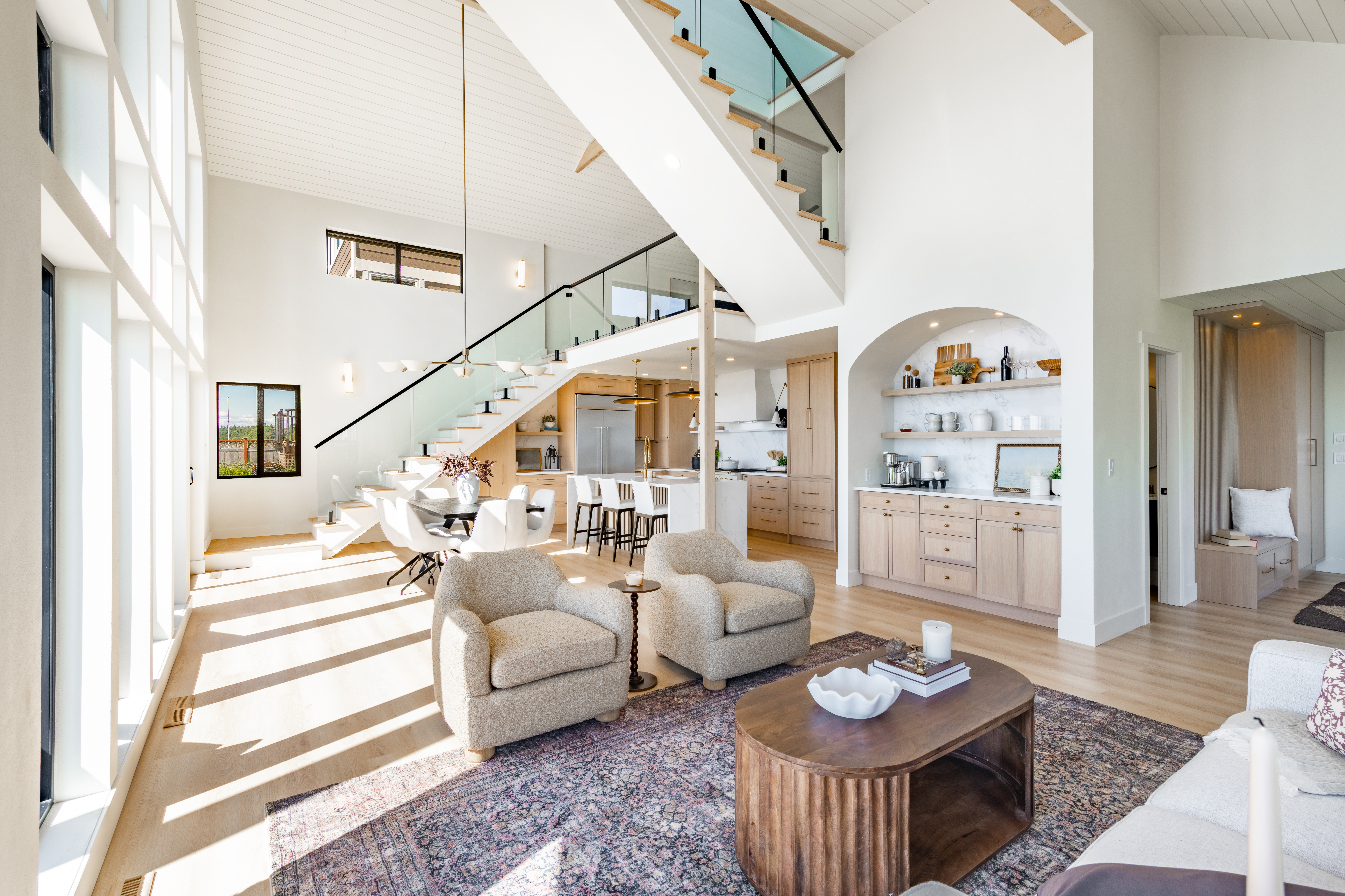Interior photographs of residential waterfront hom 6b8ae2aa688b9318de73