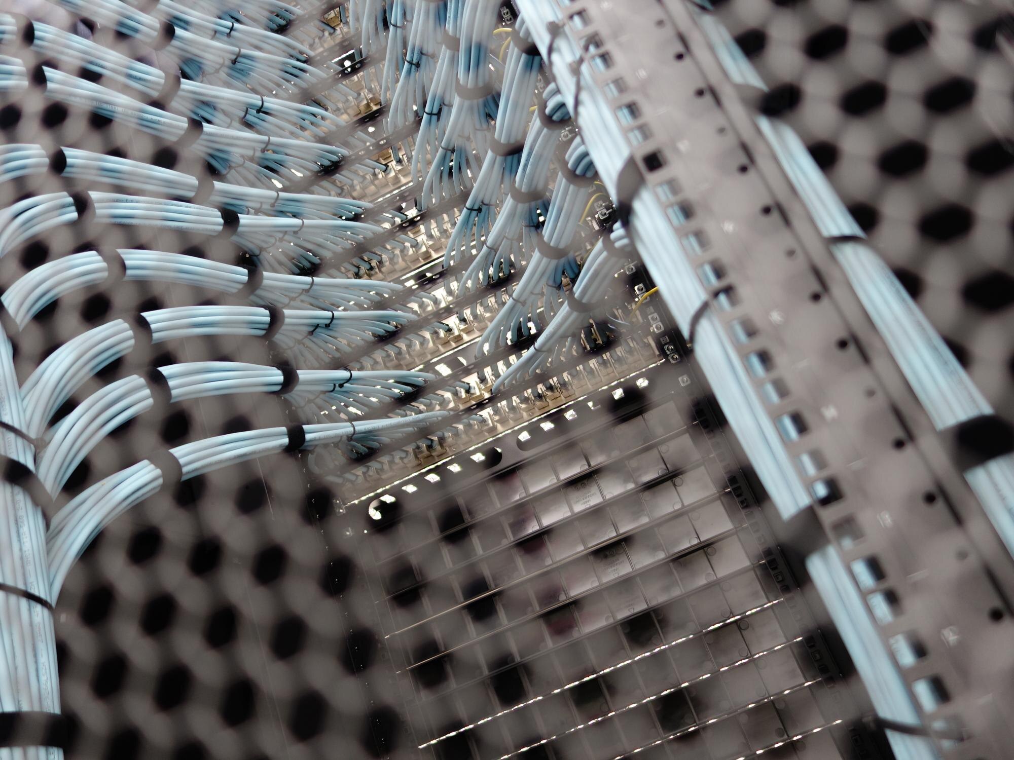 intricate network of cables in a modern data cente 6eec5b5ec67f27a1f1c5