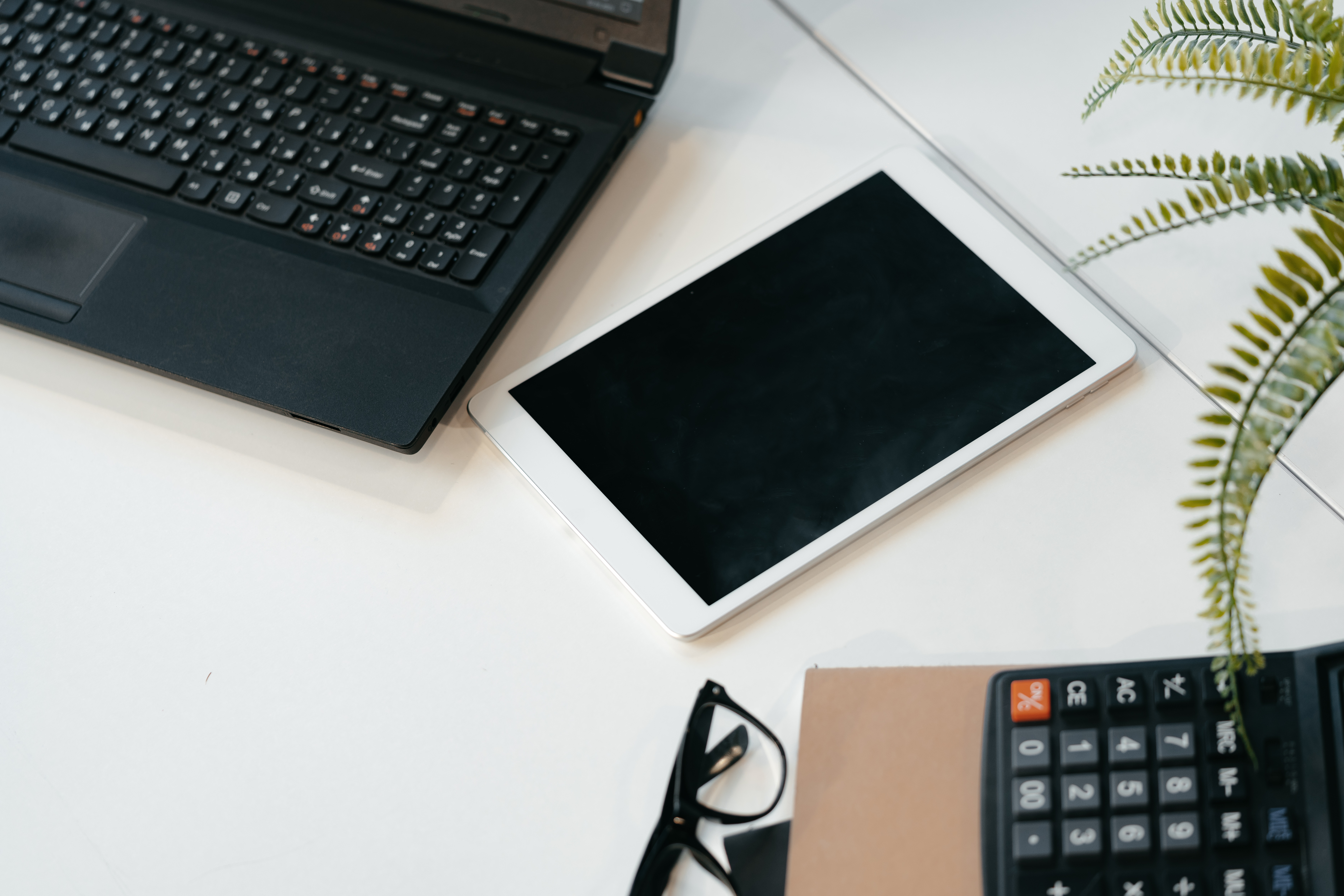 Practical Tips to Overcome Marketing Overwhelm and Build Confidence