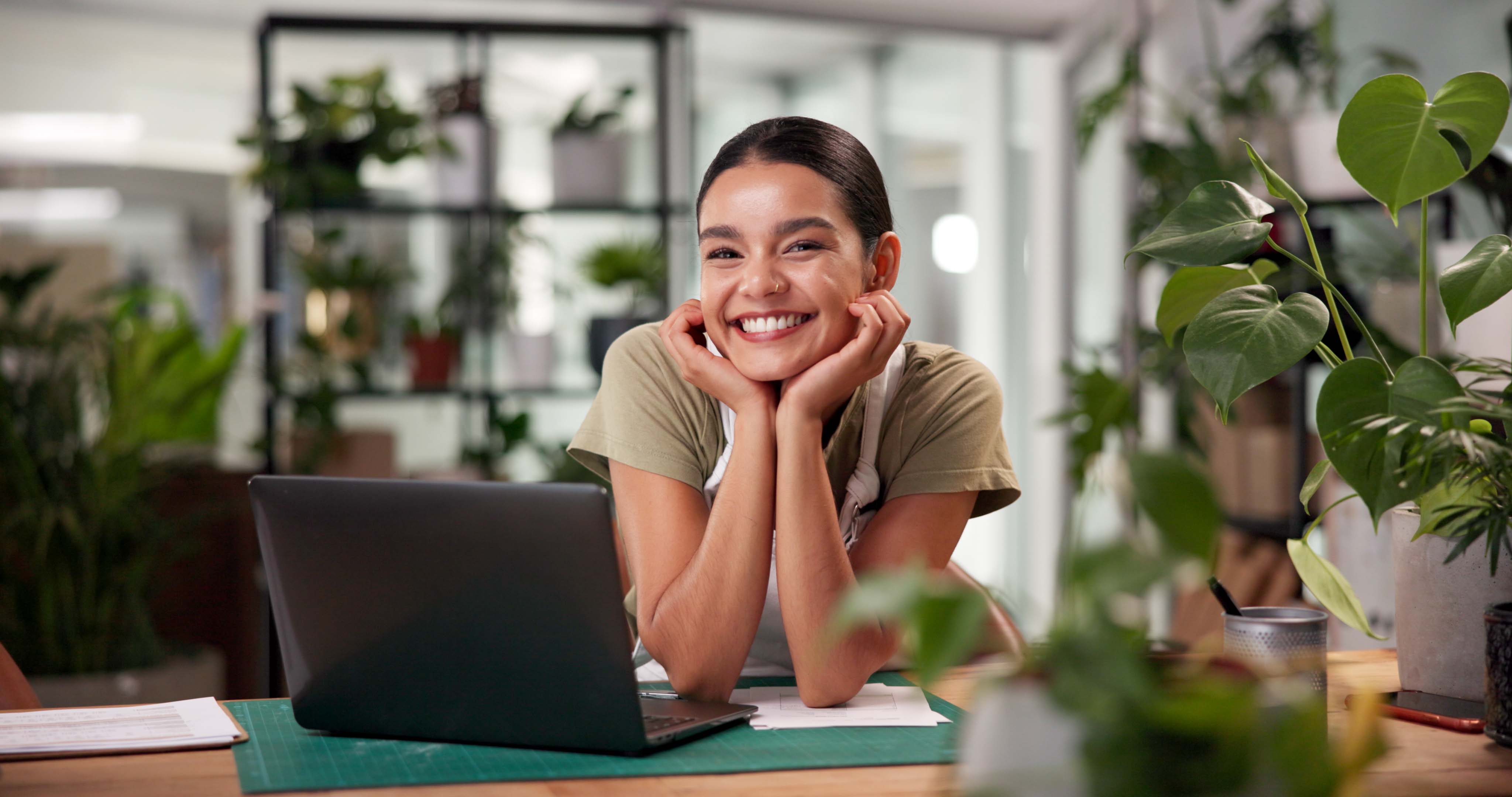 laptop portrait and smile with woman in flower sh 31efd8131b7f66c72bdd