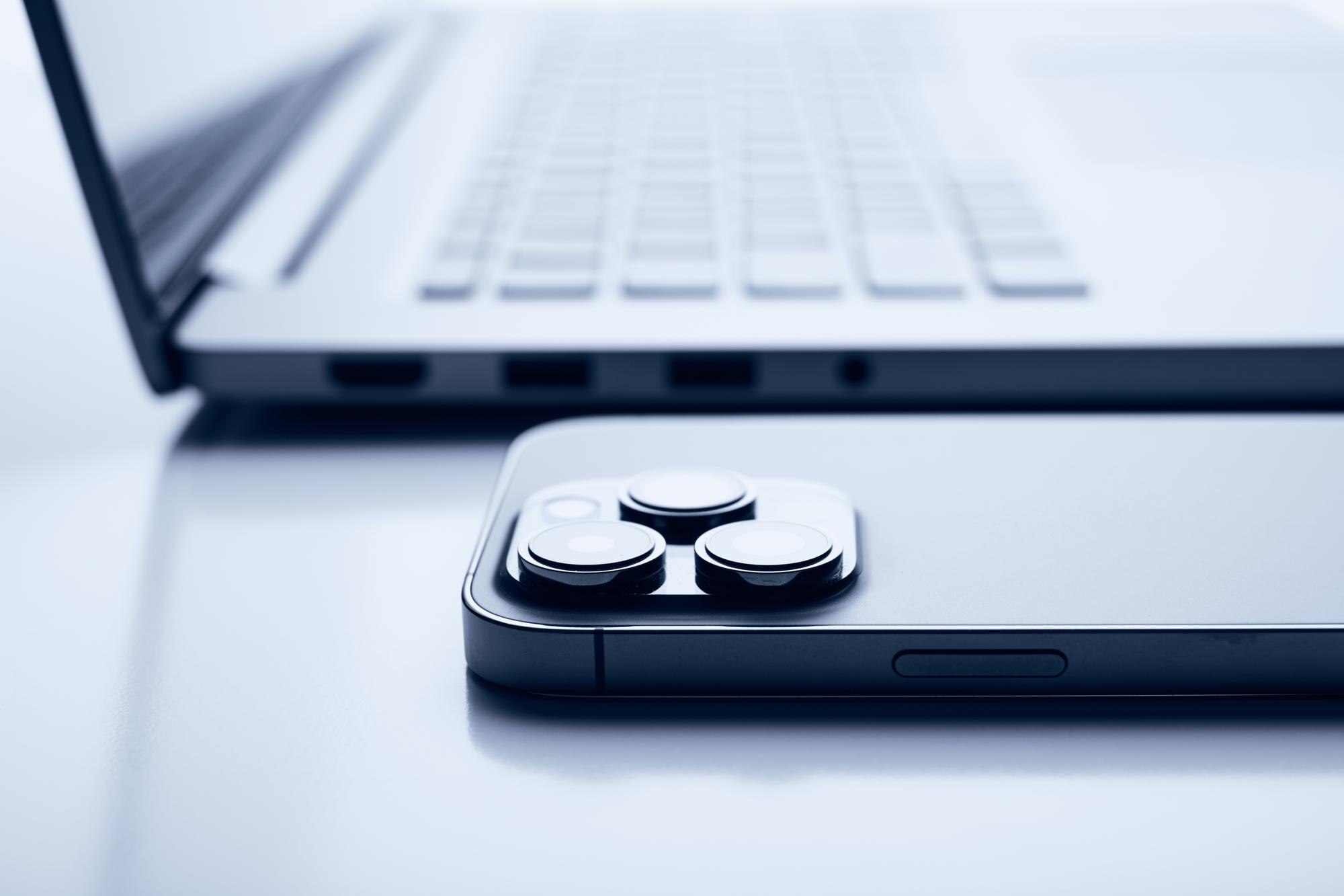 laptop with smartphone close up image technology i 664c99c4327eb03533a4