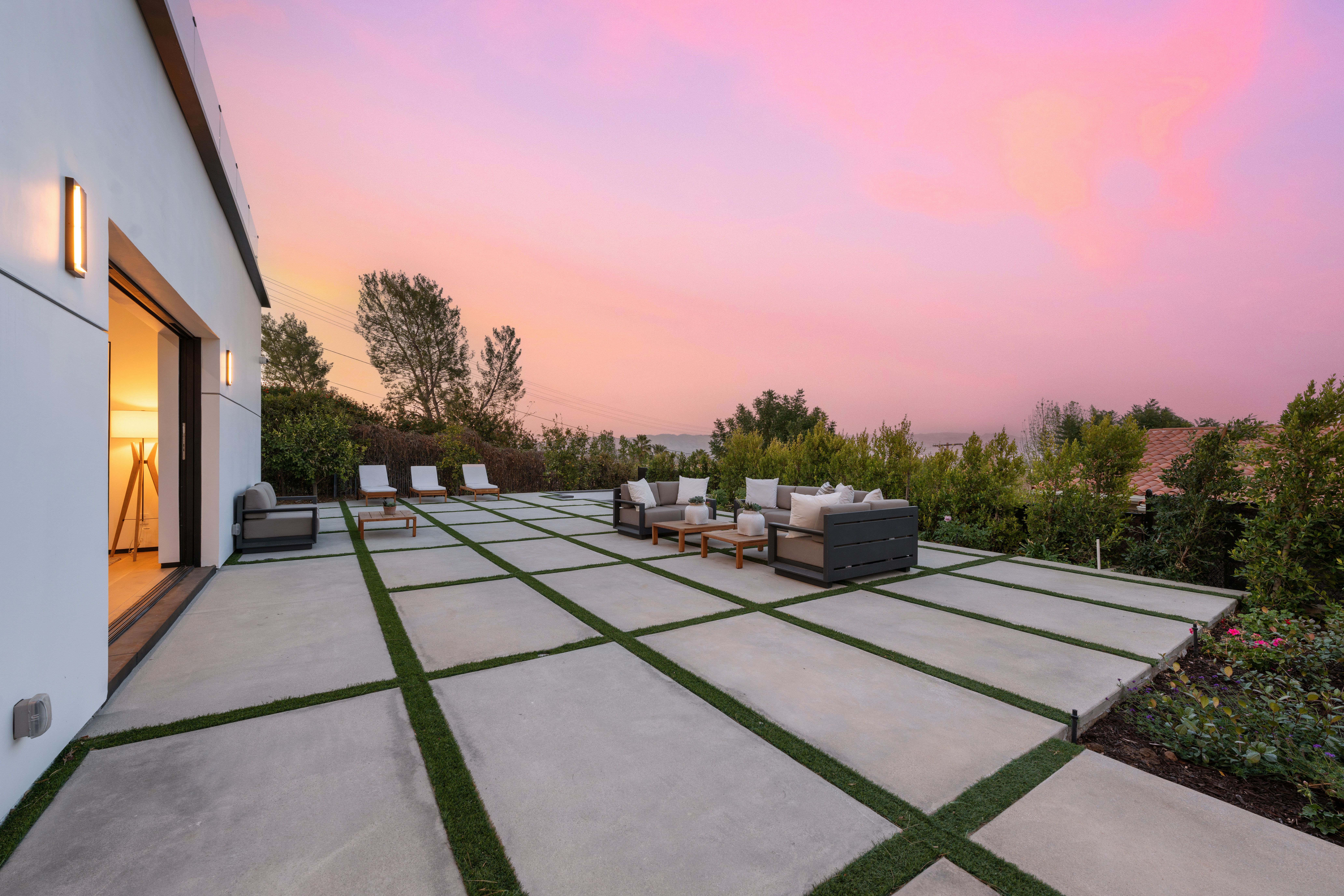 alt="concrete solution and restoration by calcleanseal services"