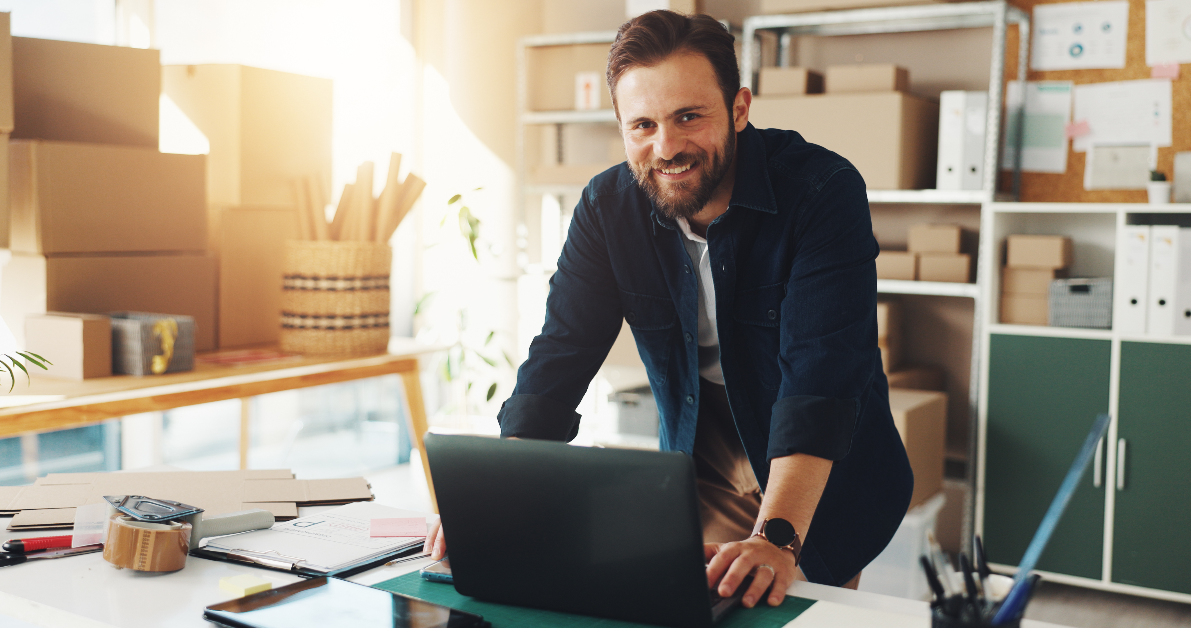man portrait and laptop in small business for log 319e008b47d050899af8