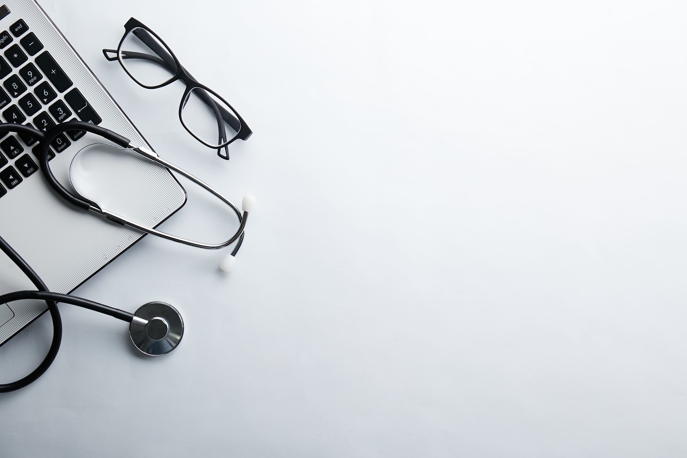 medical equipment and technology concept laptop a 80348c8edb4ca5d532db