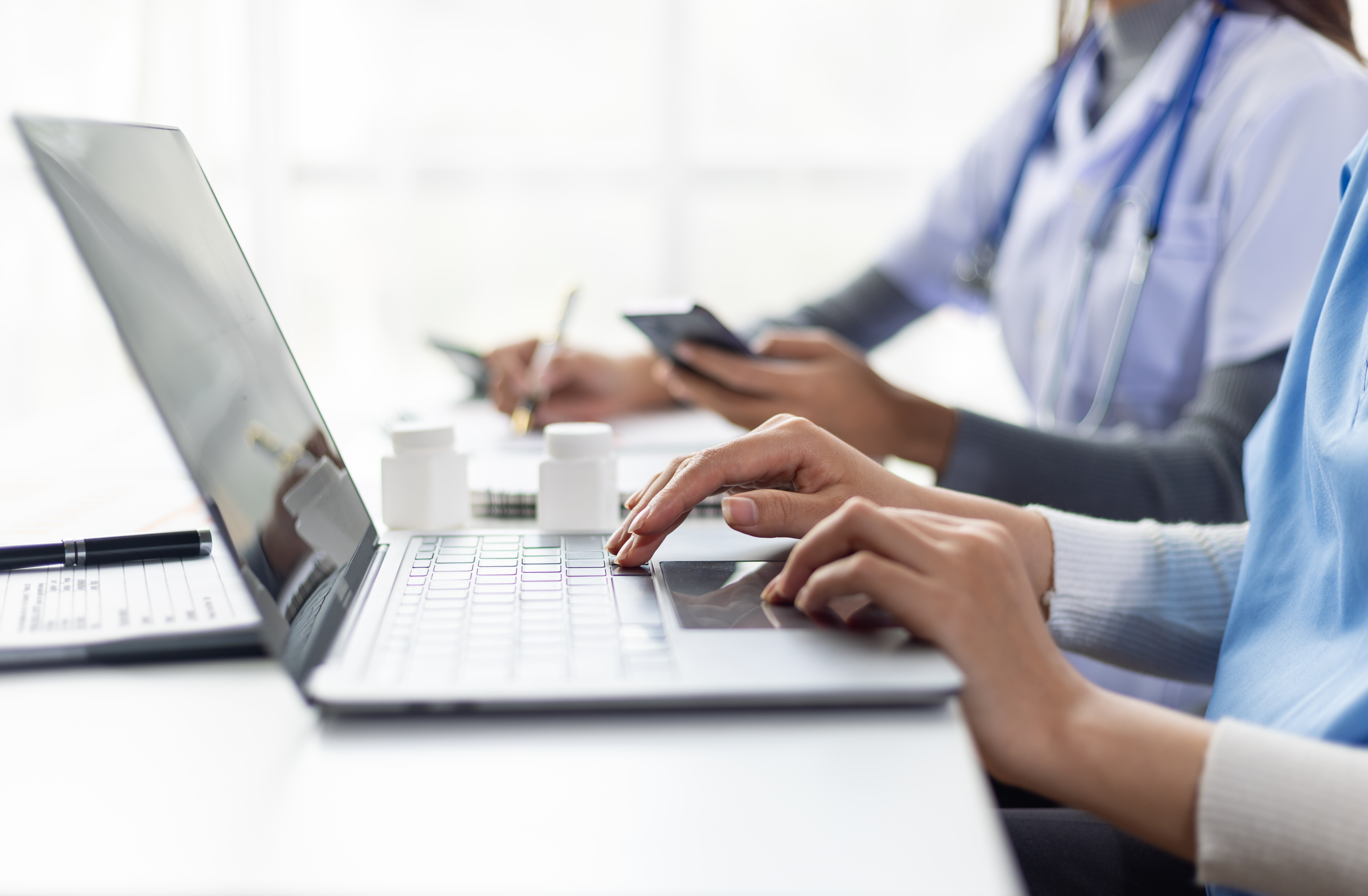 Construire une présence en ligne cohérente pour votre cabinet ou votre clinique : le guide en 7 étapes