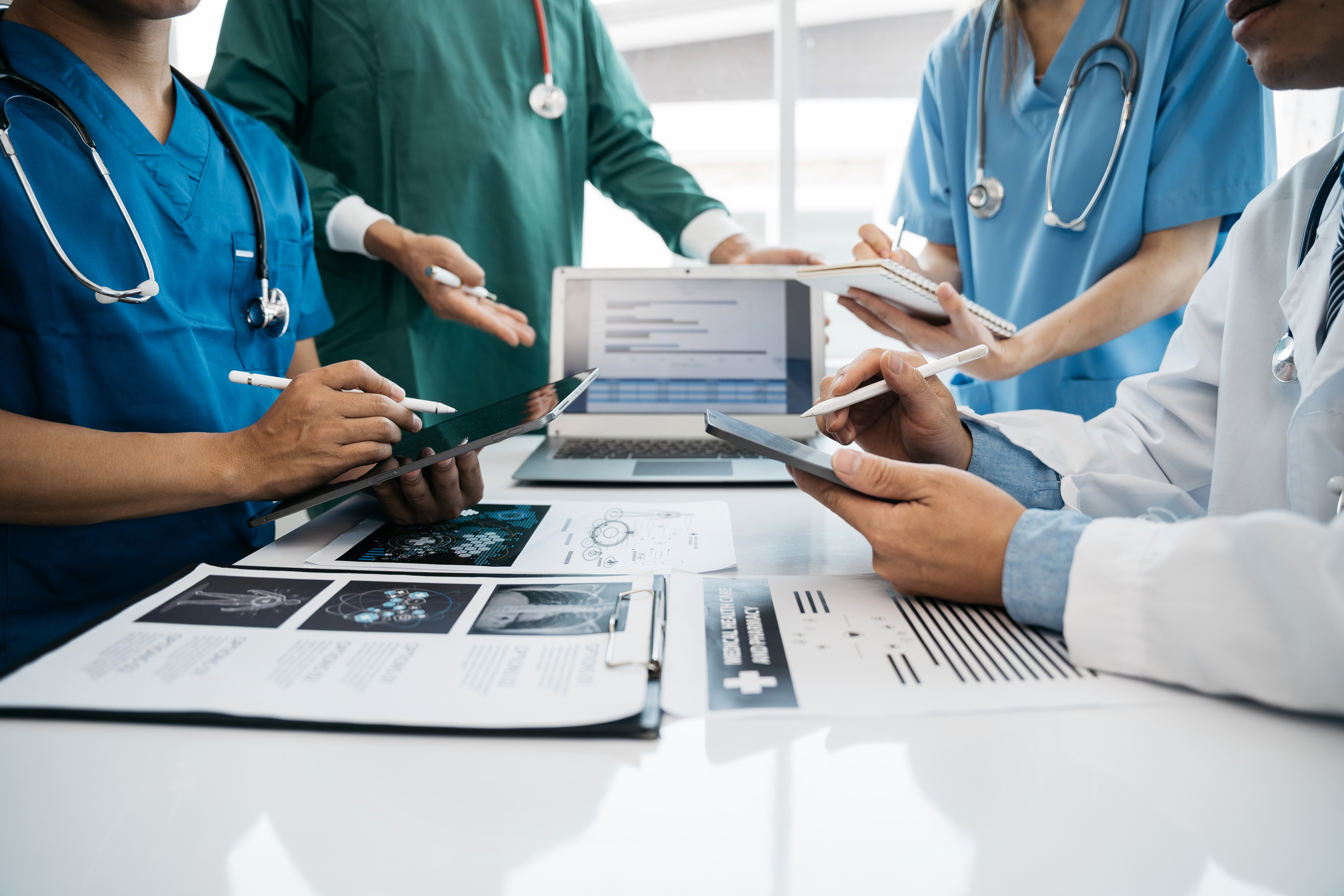medical team working on digital tablet healthcare 7d0991a7b5247f04a16f - MedWell Digital Marketing Agency
