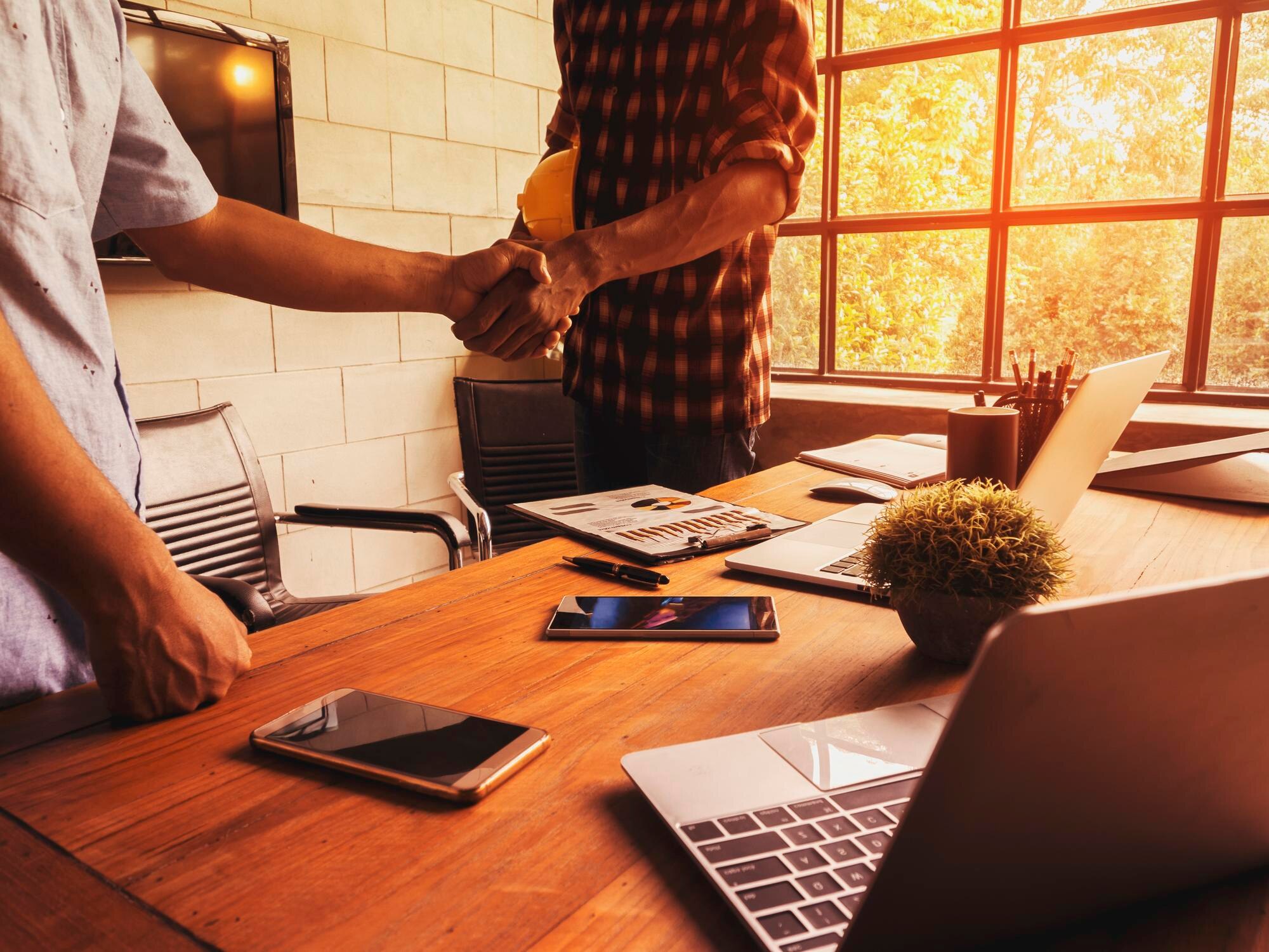 Checklist de ingresos y deducciones para maximizar la rentabilidad de tu Airbnb o restaurante