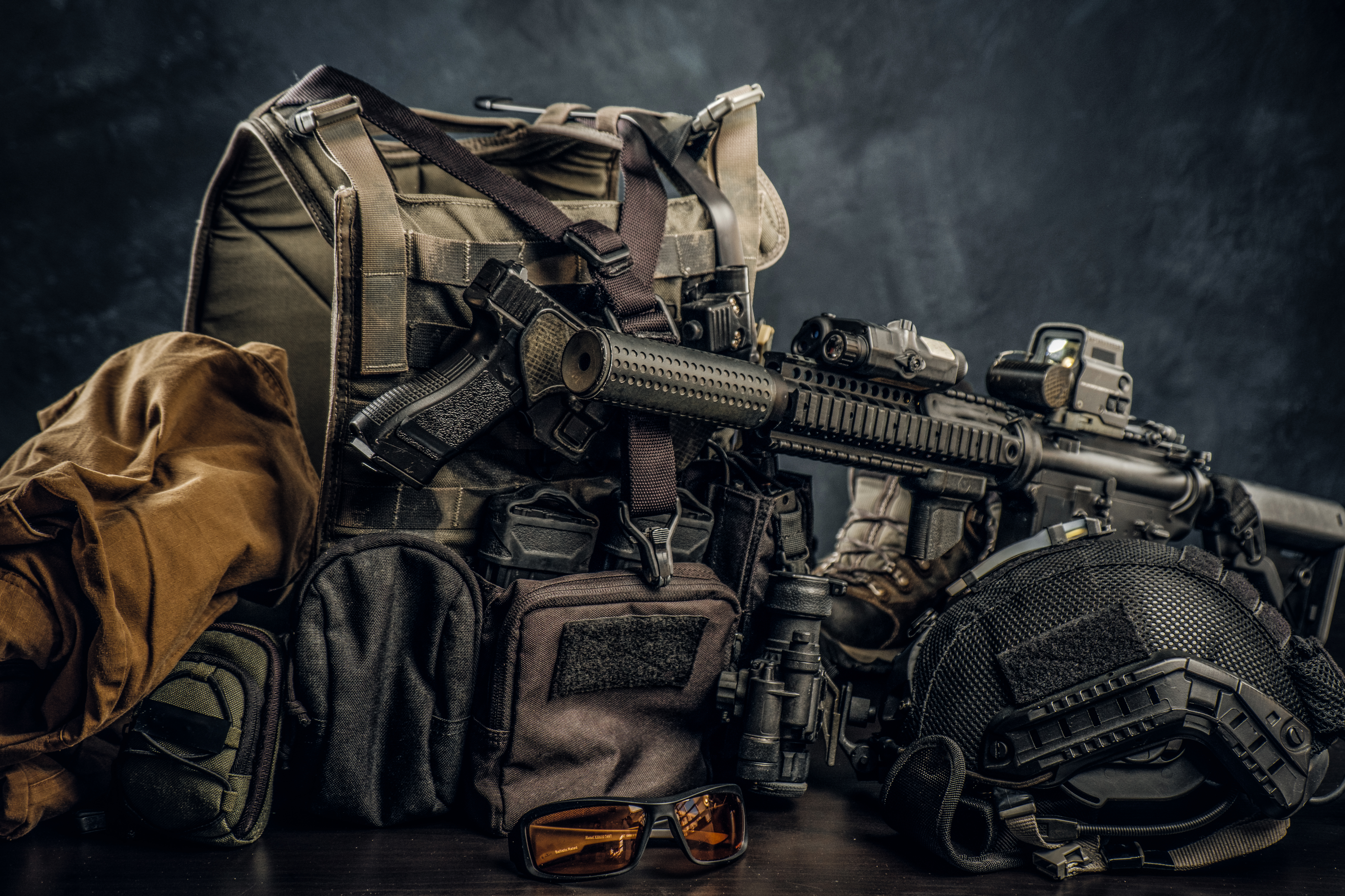 military uniform and equipment body armor gun a bc138235514b28ecbd4b