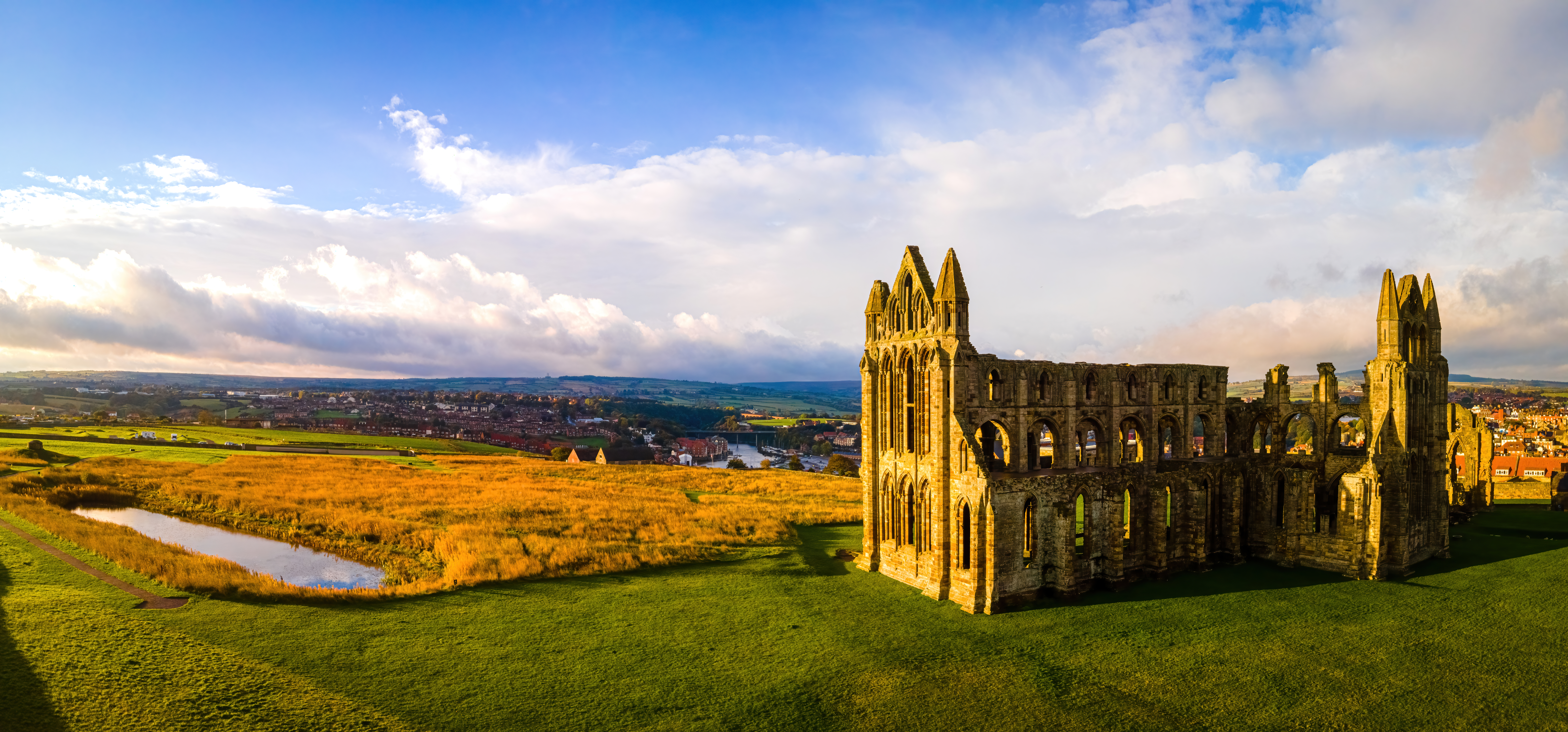 morning view of whitby a seside city overlooking 5ff9d759fb255a00957e BTOURS