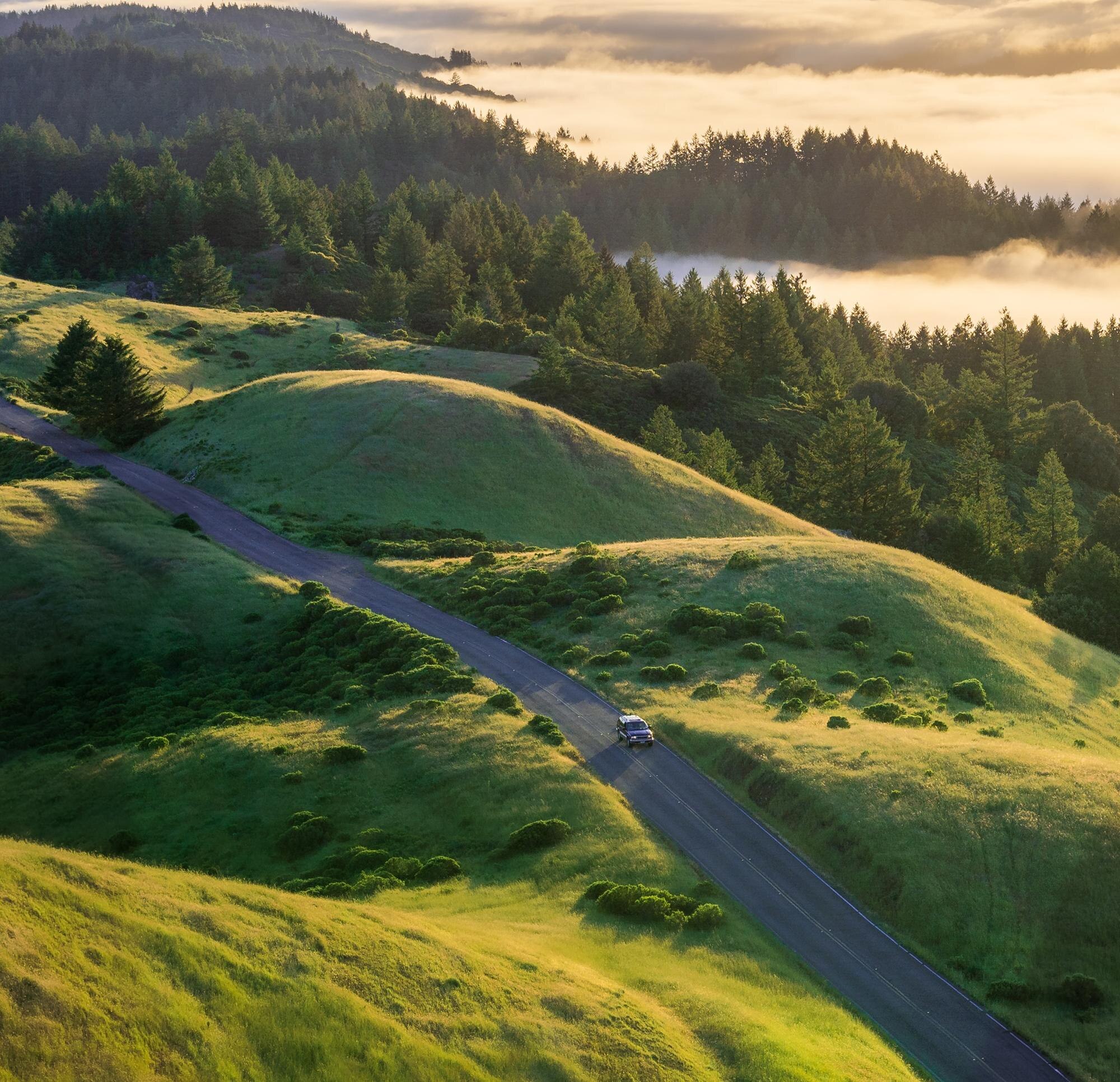 mountain beautiful landscape nature clouds scenery 70b032a4e05e7ca0b6f2 BTOURS