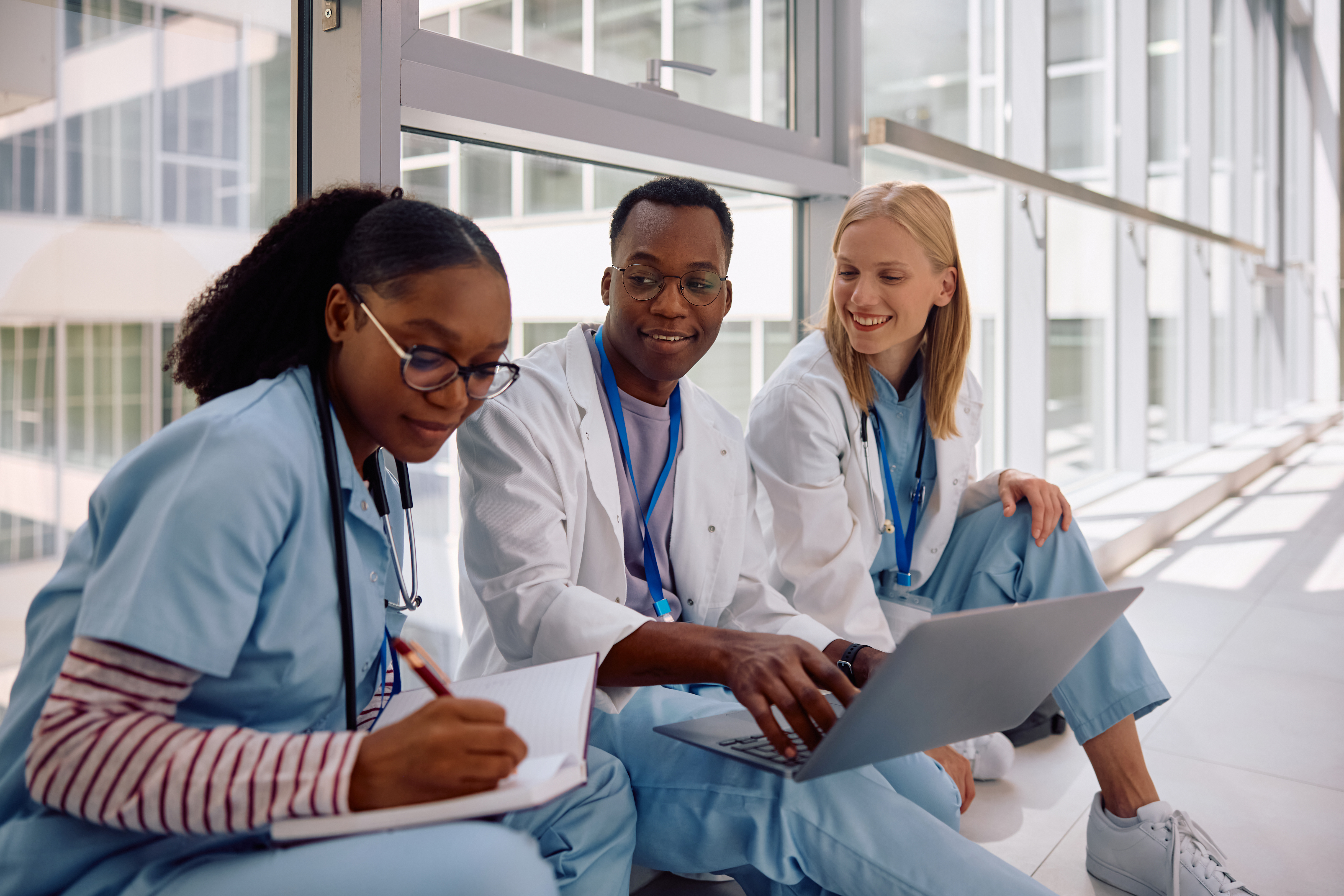 Construire une marque forte en santé : guide pratique pour attirer plus de patients