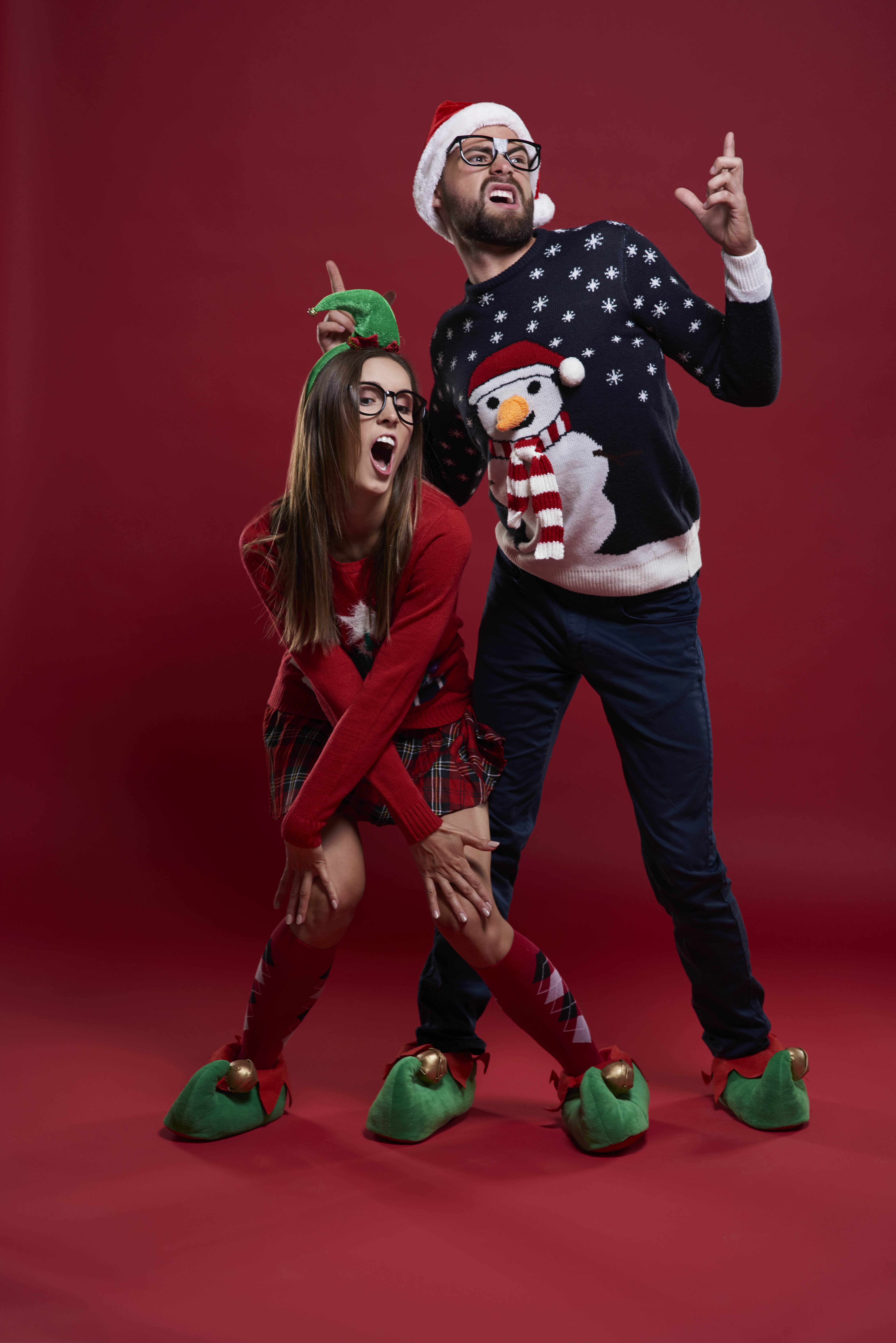 nerd couple during christmas dance 8dfd6507efc1334e8e4d