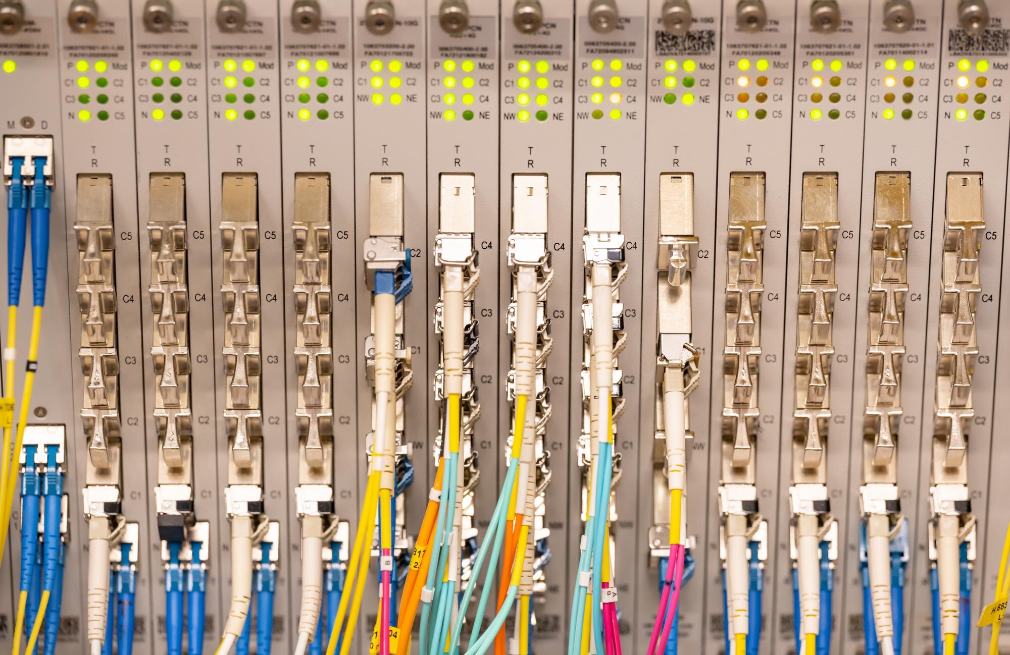 network switch and network cable fiber optic fiber f2c213e3728e62de8f32
