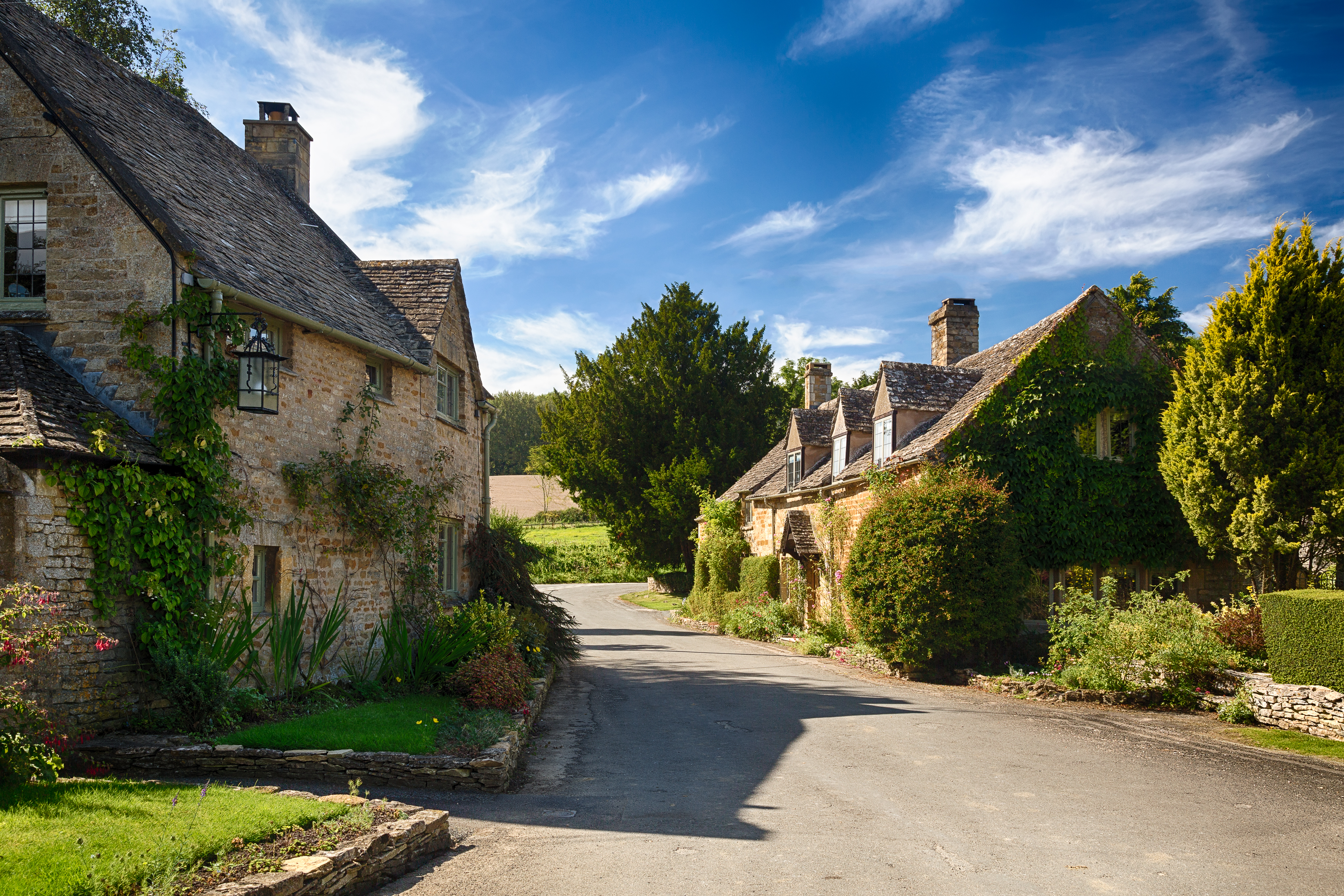 Stay in Style: Discover Our Top Quality Accommodations for Your UK and Greece Road Trips 3 old cotswold stone houses in icomb b6d3da4e84524f8027b2 BTOURS