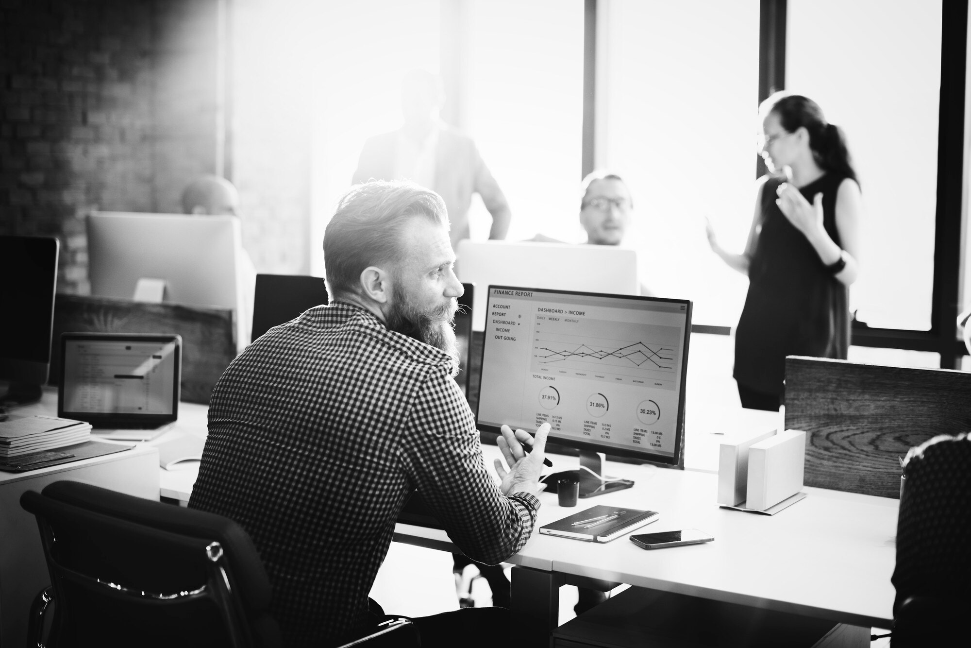 Online Stock Exchange Team In The Office D728E90A026F820643A5