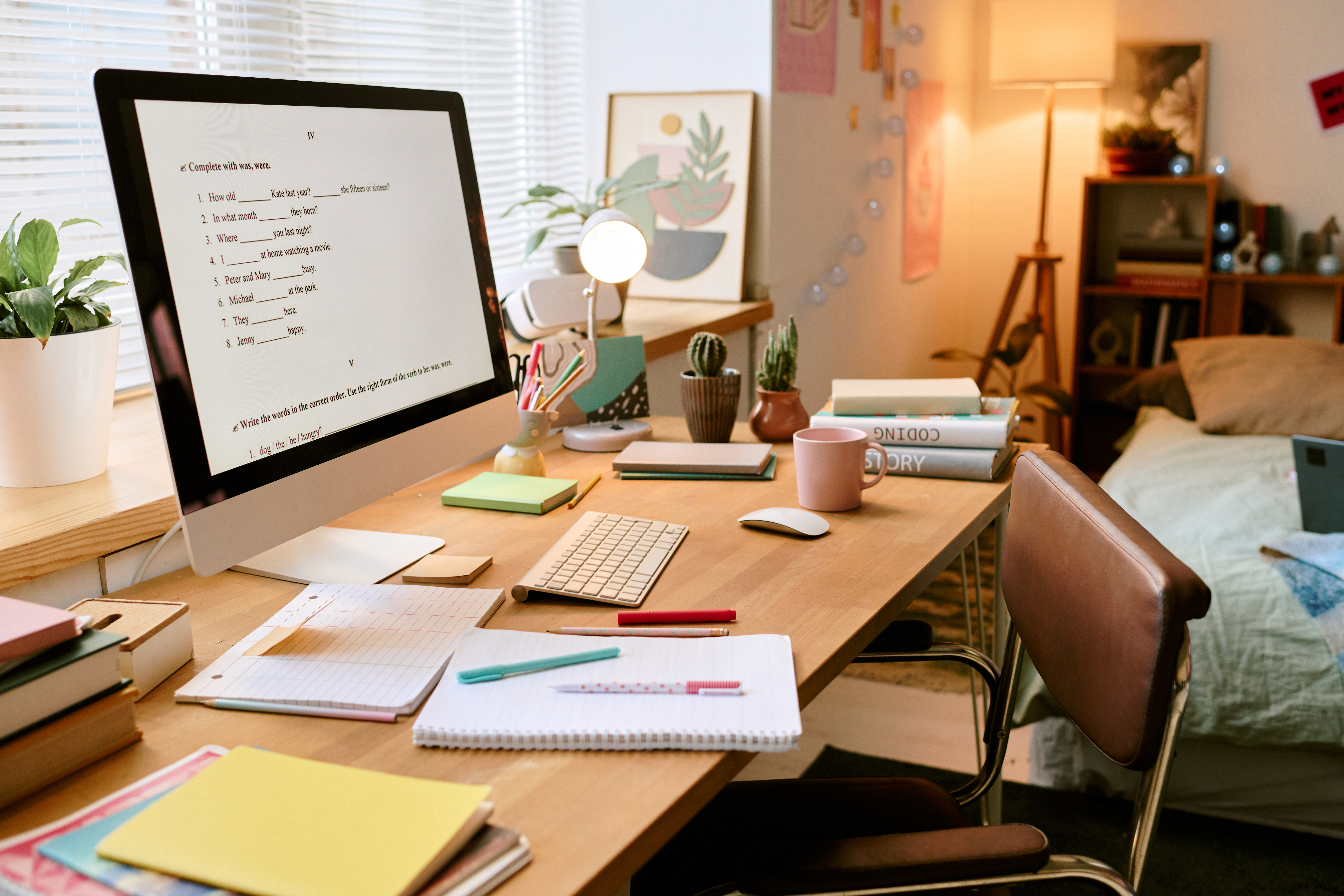 Organized Workspace In Cozy Home Office Setting 4bf5d8dabe237554e6ea