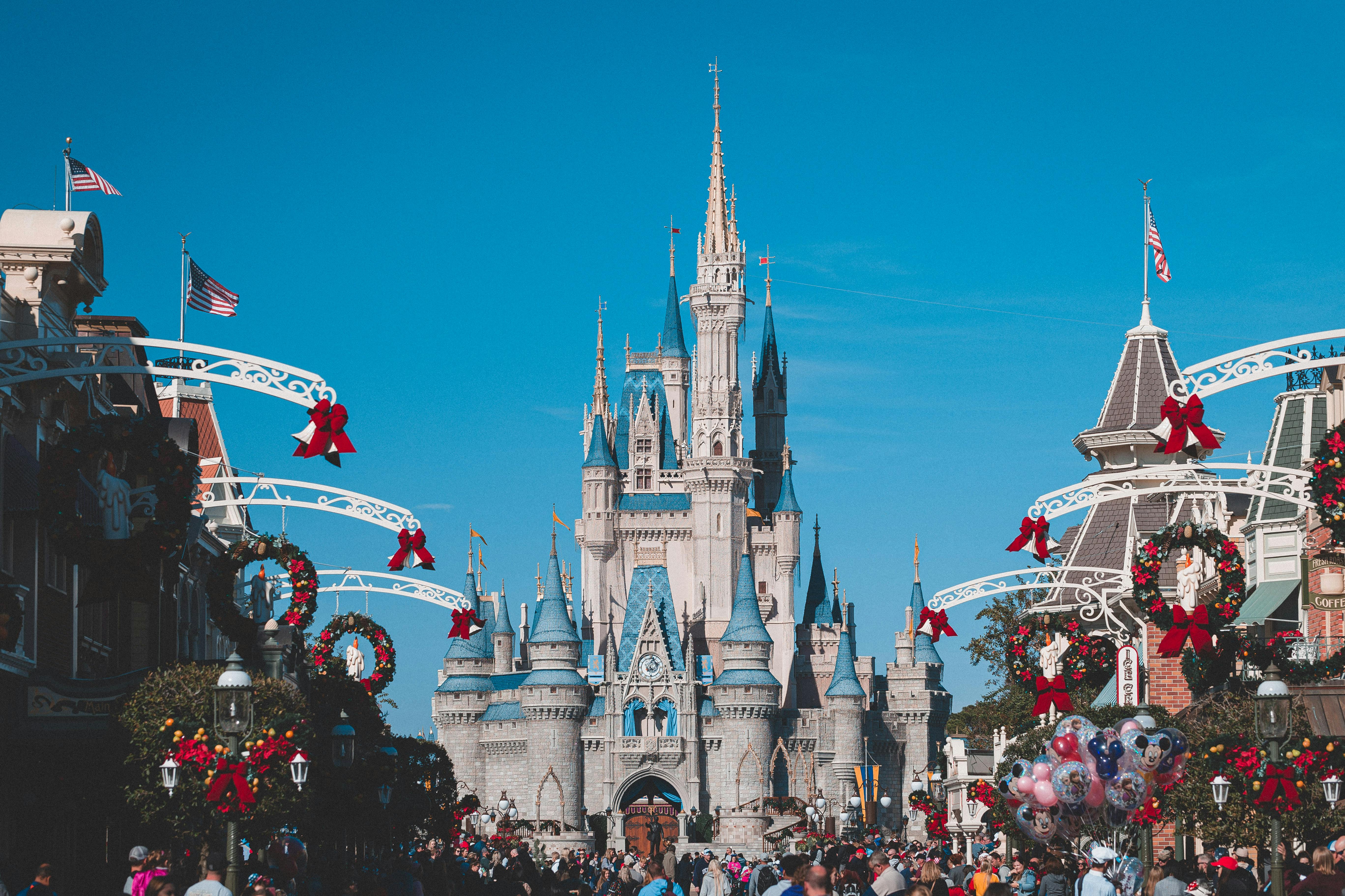 Unwrap the Magic: Top Holiday Events Near Regal Oaks for Families Untitled