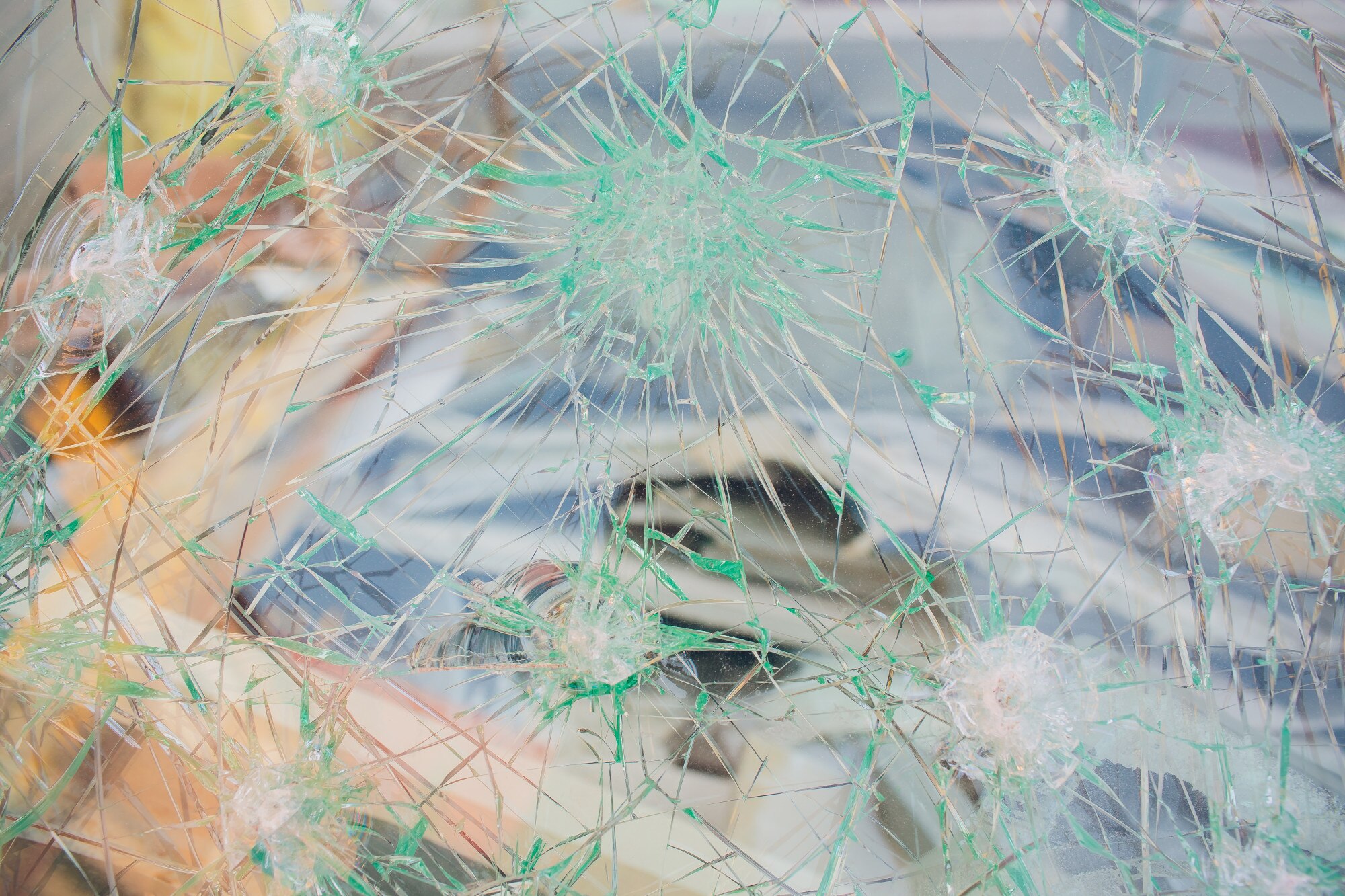 Cheap plastics cost more: how poor quality undermines durability and safety 1 photo broken window looks like bullet hole 8376ef3052d2871e8c50