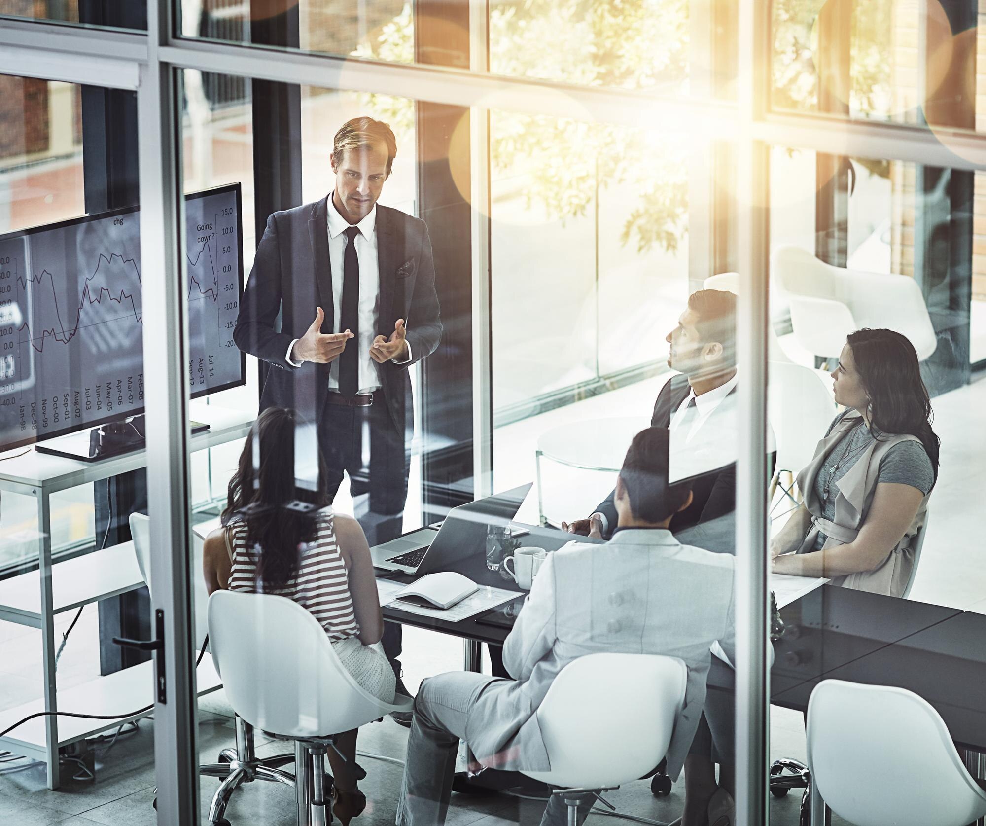 presentation meeting and business people in office 107f0c3b170b265f822e