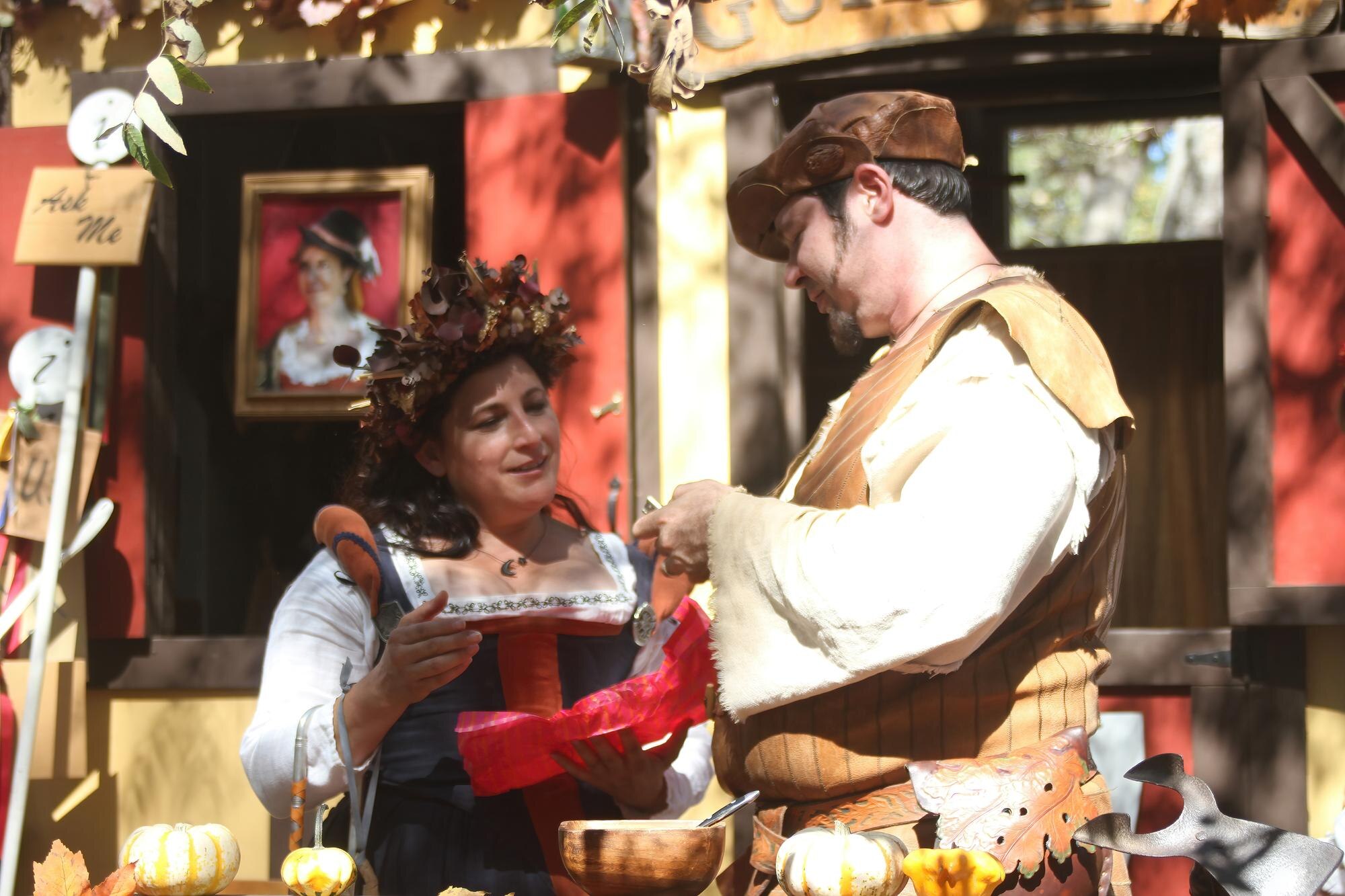 Featured image: Renaissance faire-e8621b12cefa84413515