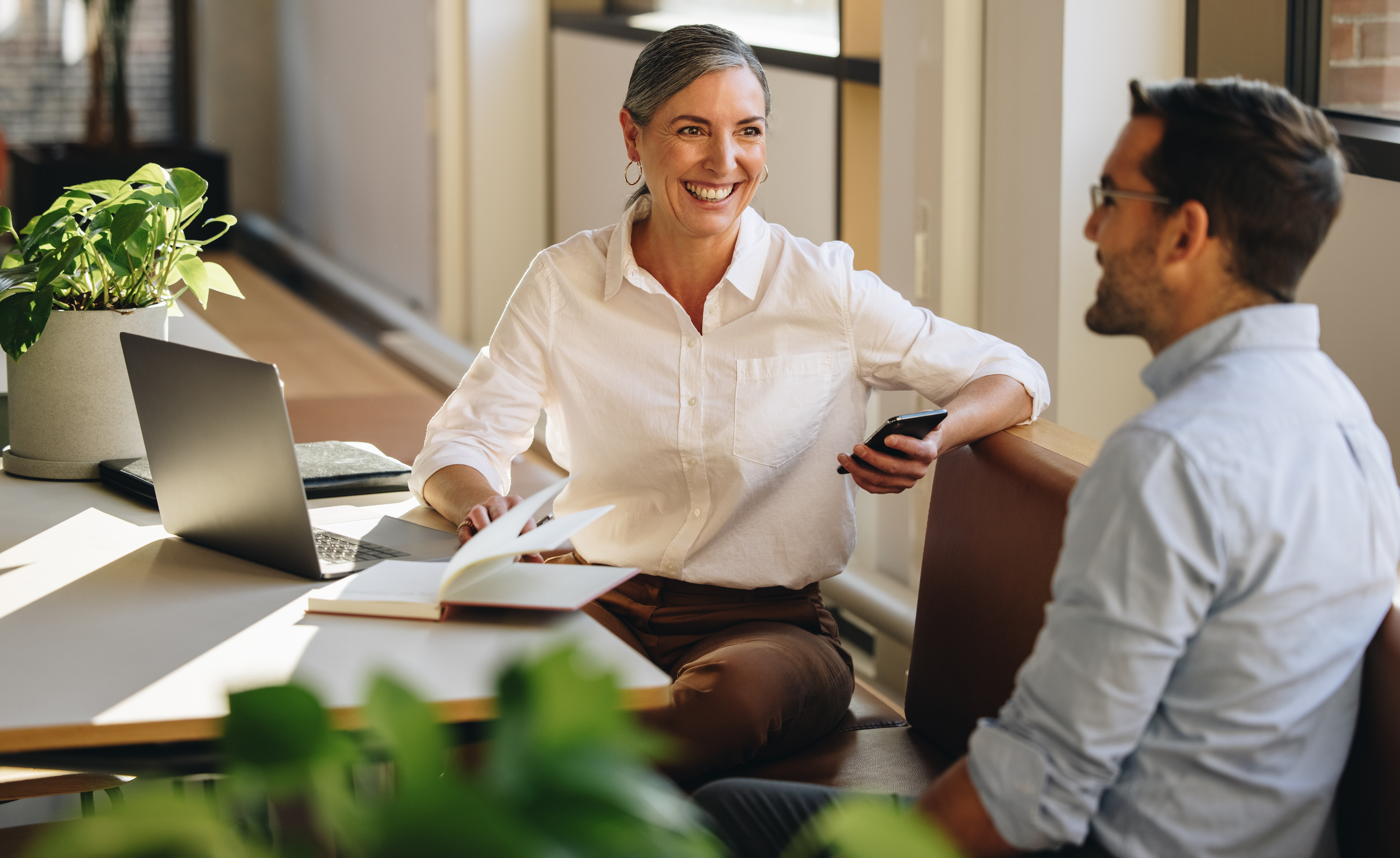 senior businesswoman meeting with partner f281b58ed57eb4761e49