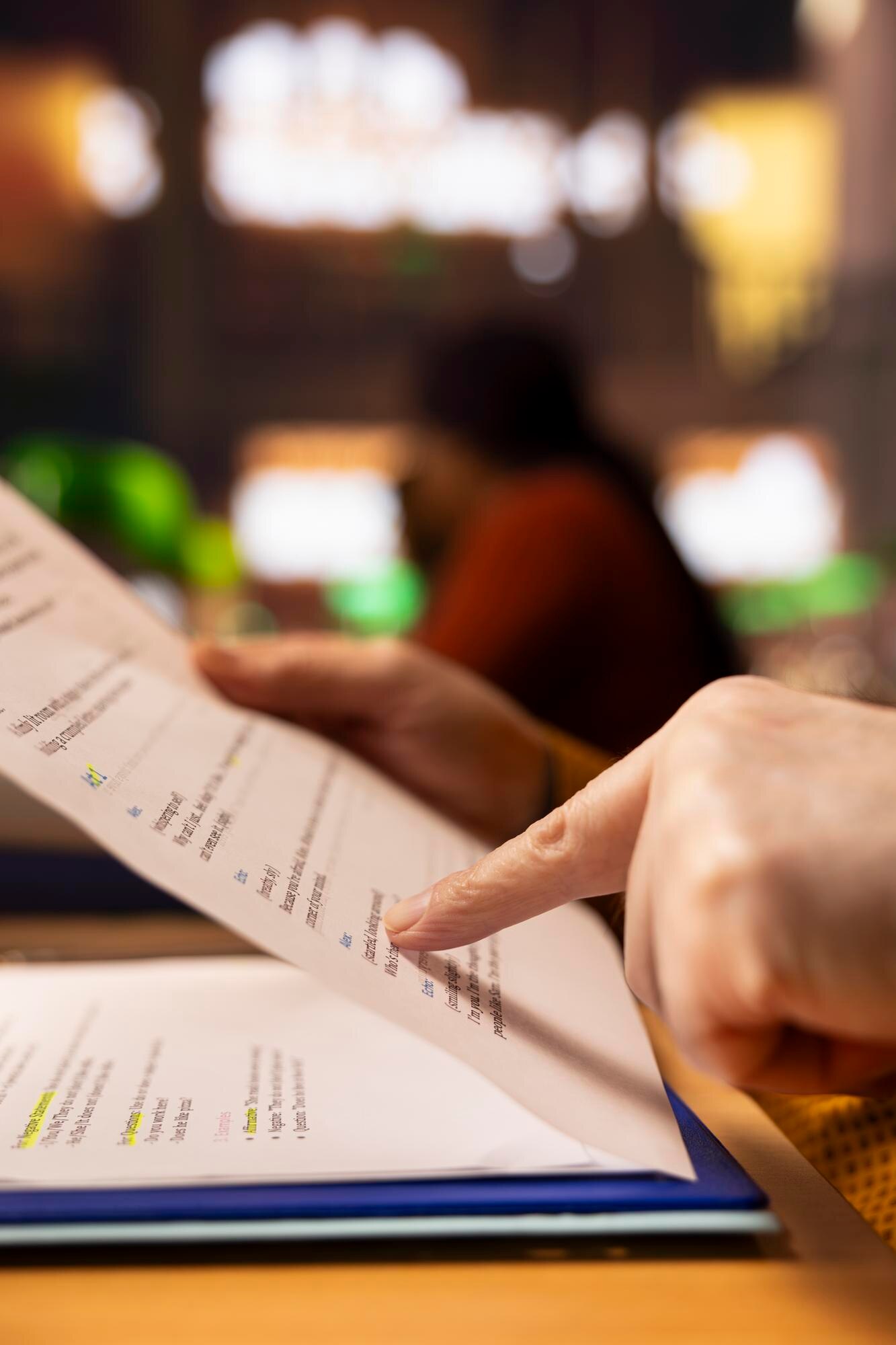 Guía práctica para detectar y tapar fugas de dinero en Airbnb y restaurantes