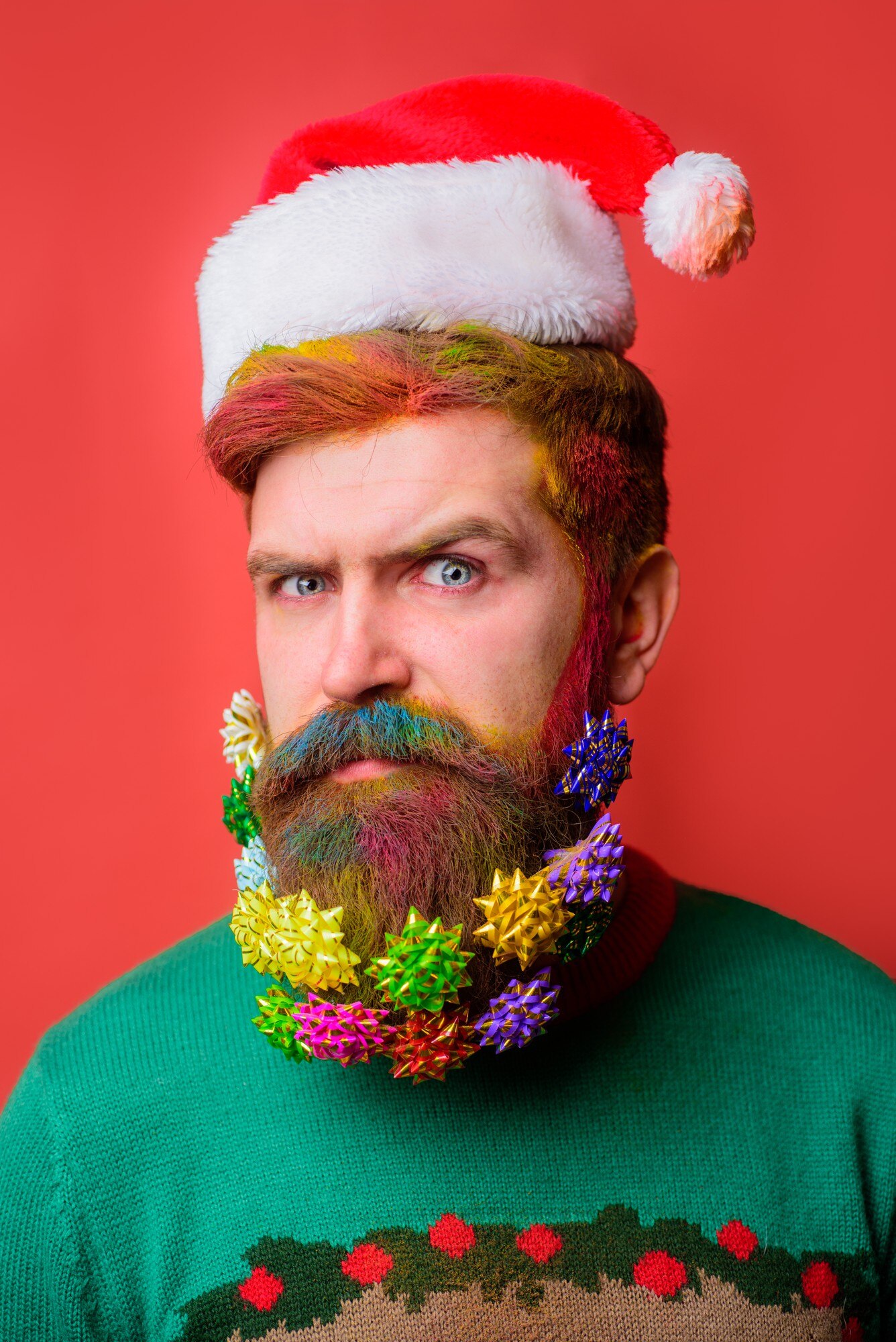 serious bearded man in santa hat christmas beard d fe903a89e86e1956bb5f