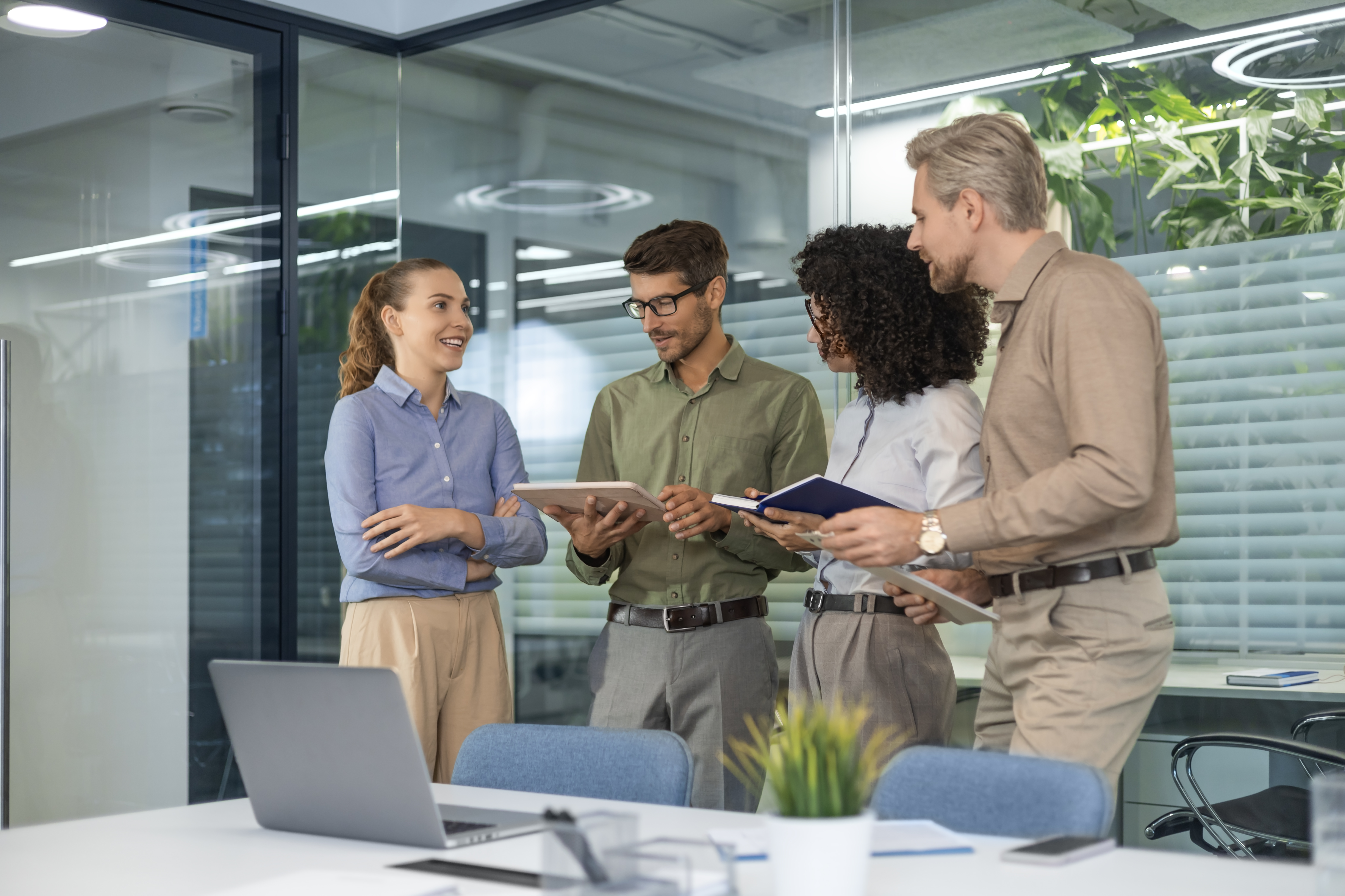 Boost Your SEO with a Seamless User Experience: A Winning Formula 35 startup business team on meeting in modern bright fd25bc5aa008a6ed7de3