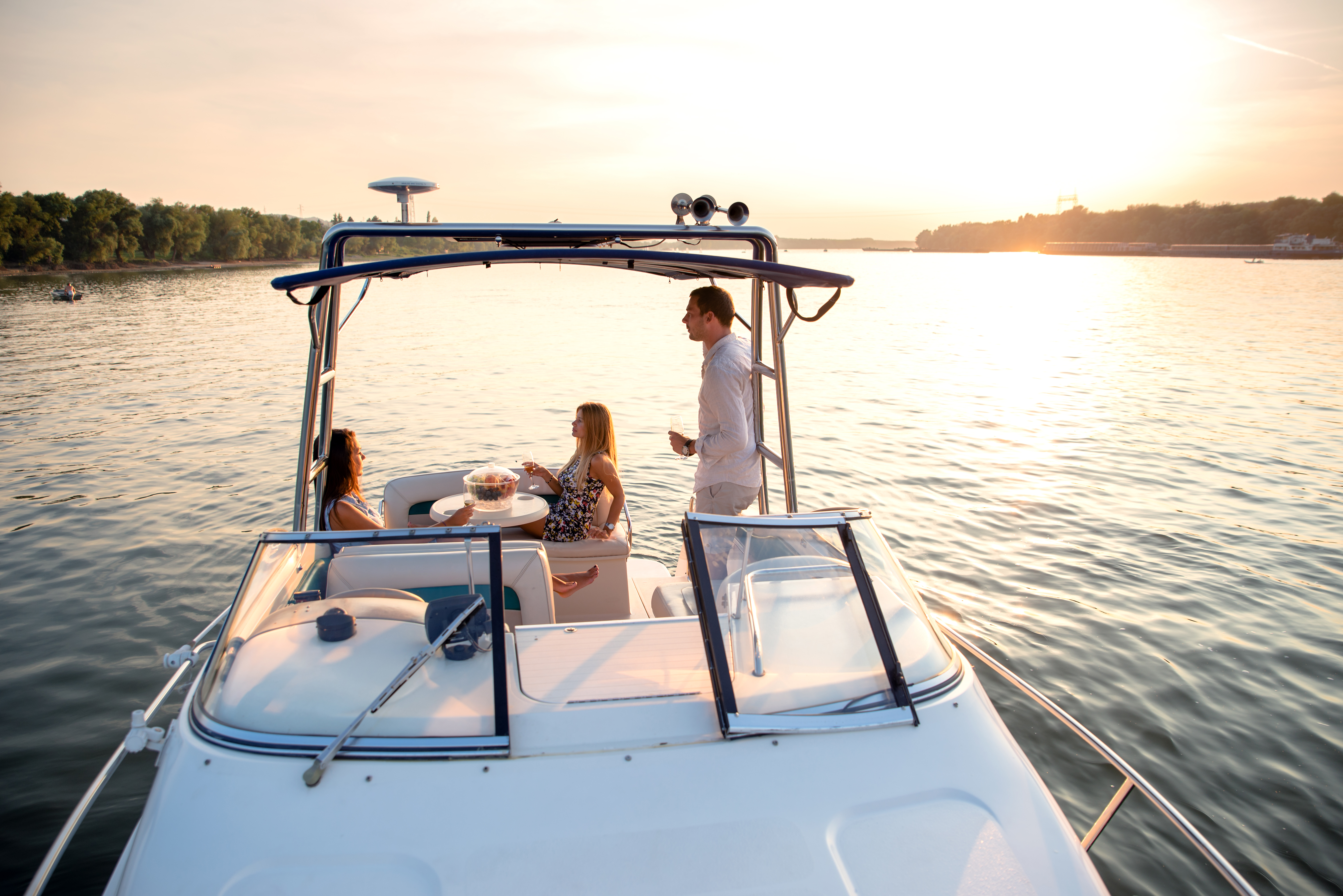 Commission-Free = Win-Win: How CharterXO Helps Renters and Boat Owners