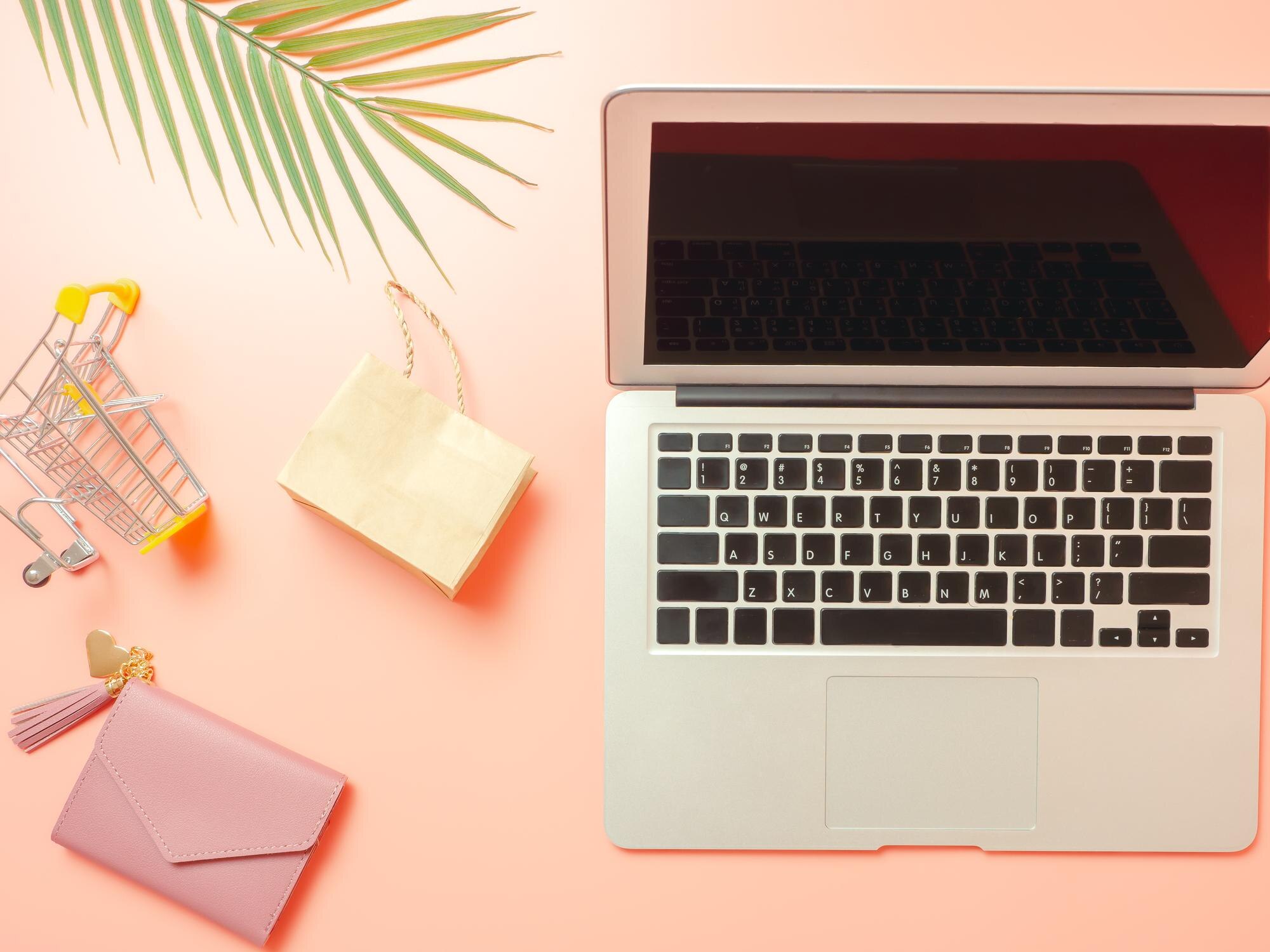 summer shopping and online payment a8fd8e1c24286fe62db0