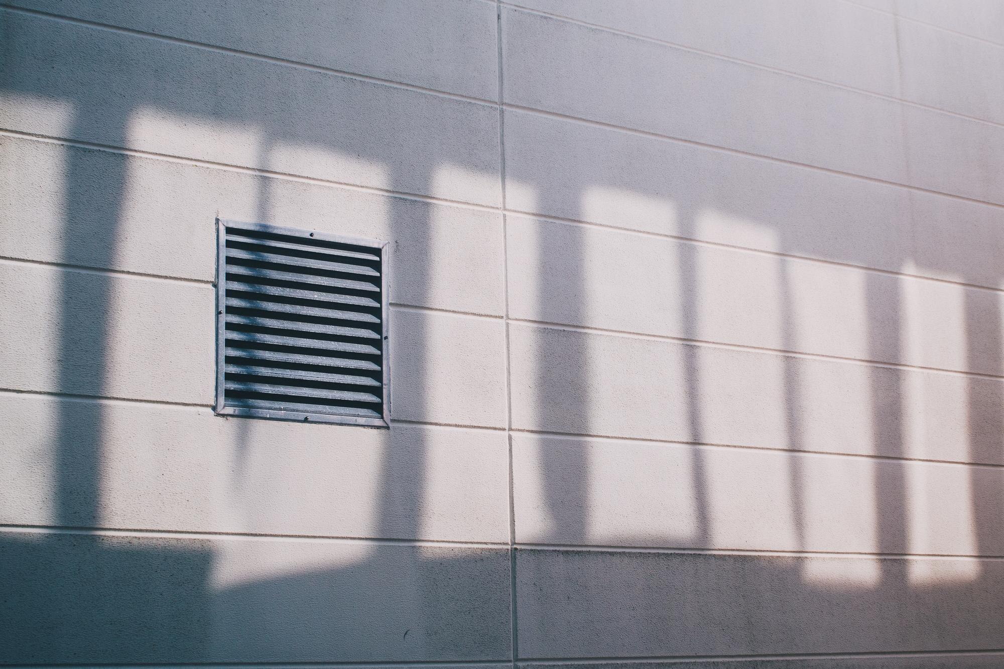 sunlight falling on wall 4fcb6a6fce7cc2e4a533