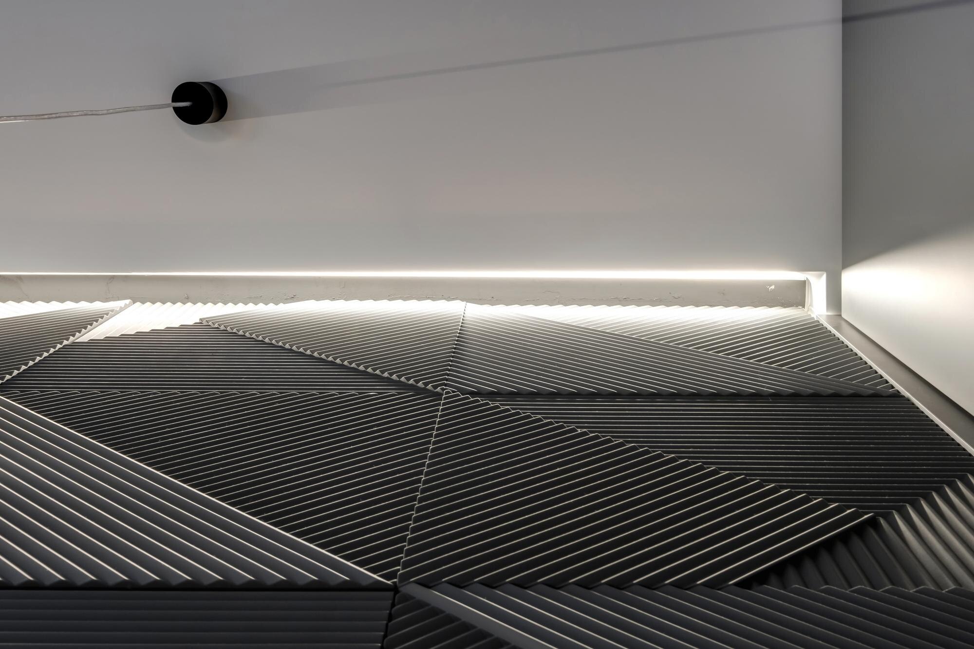 suspended ceiling with halogen spots lamps and dry bf01f36df281ceccfd96
