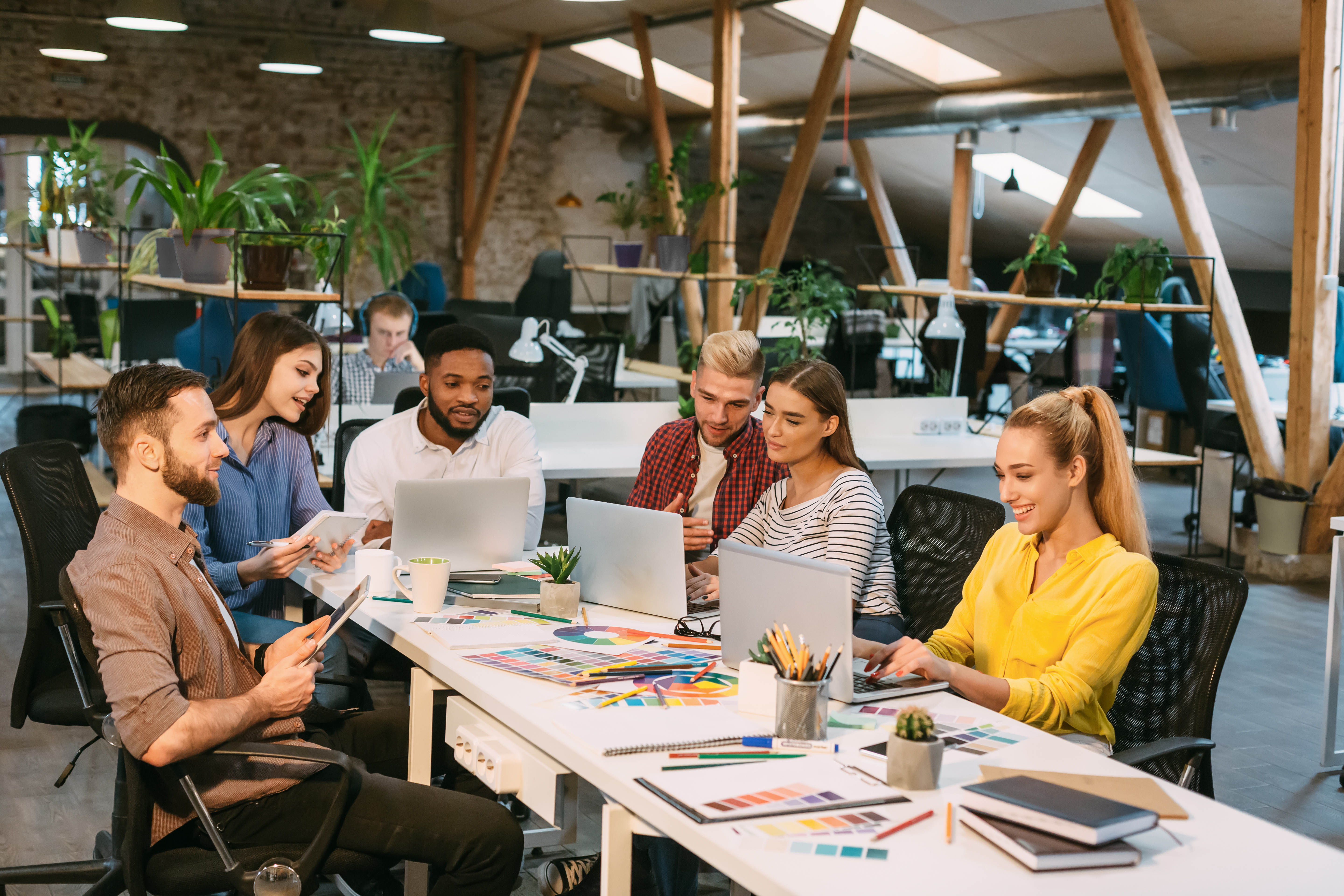 team of young designers working on new project 02d14d08e635b1168ff3