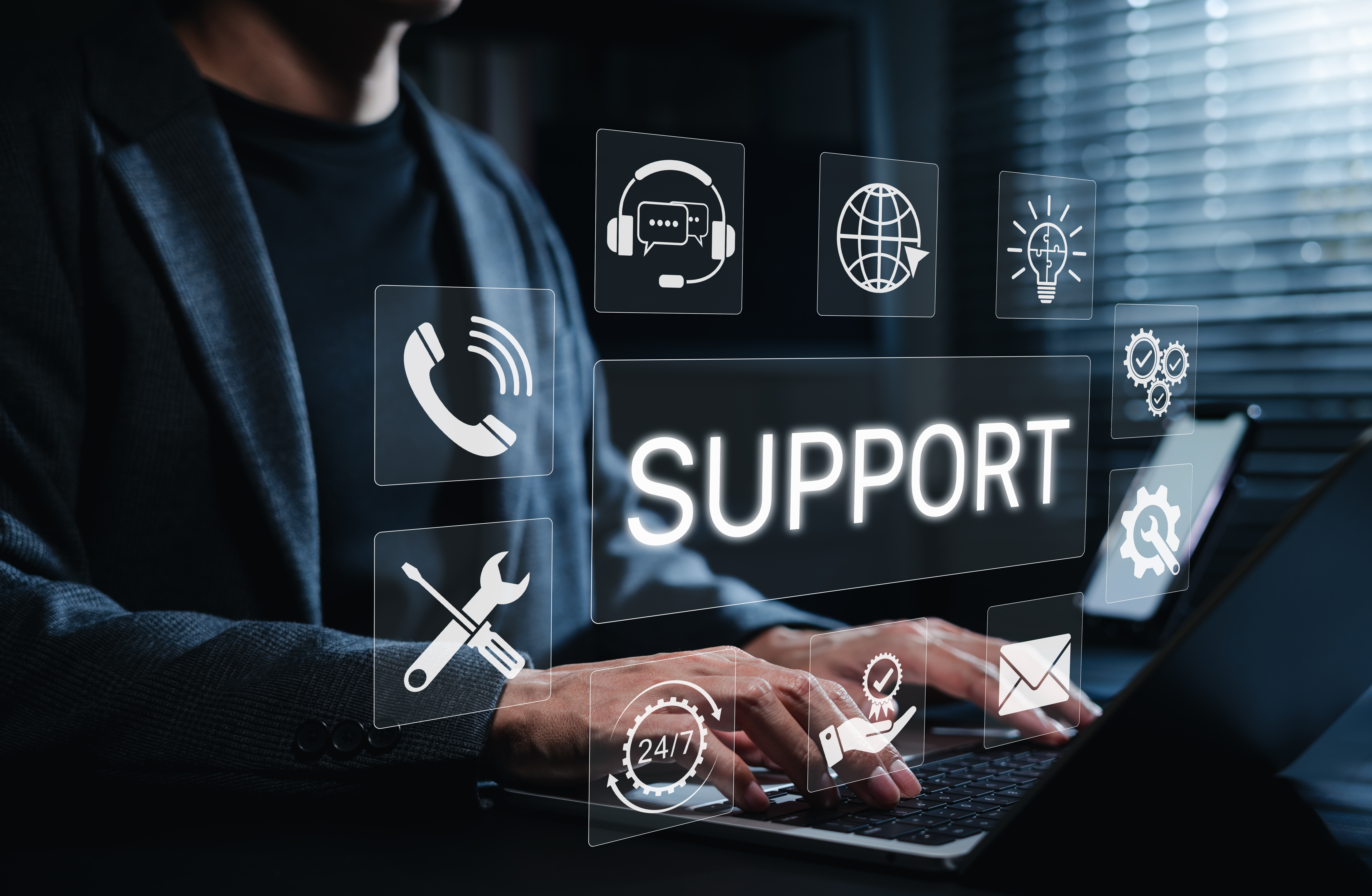 technical support and customer service concept pe 789ecc4f83ad1e18b024