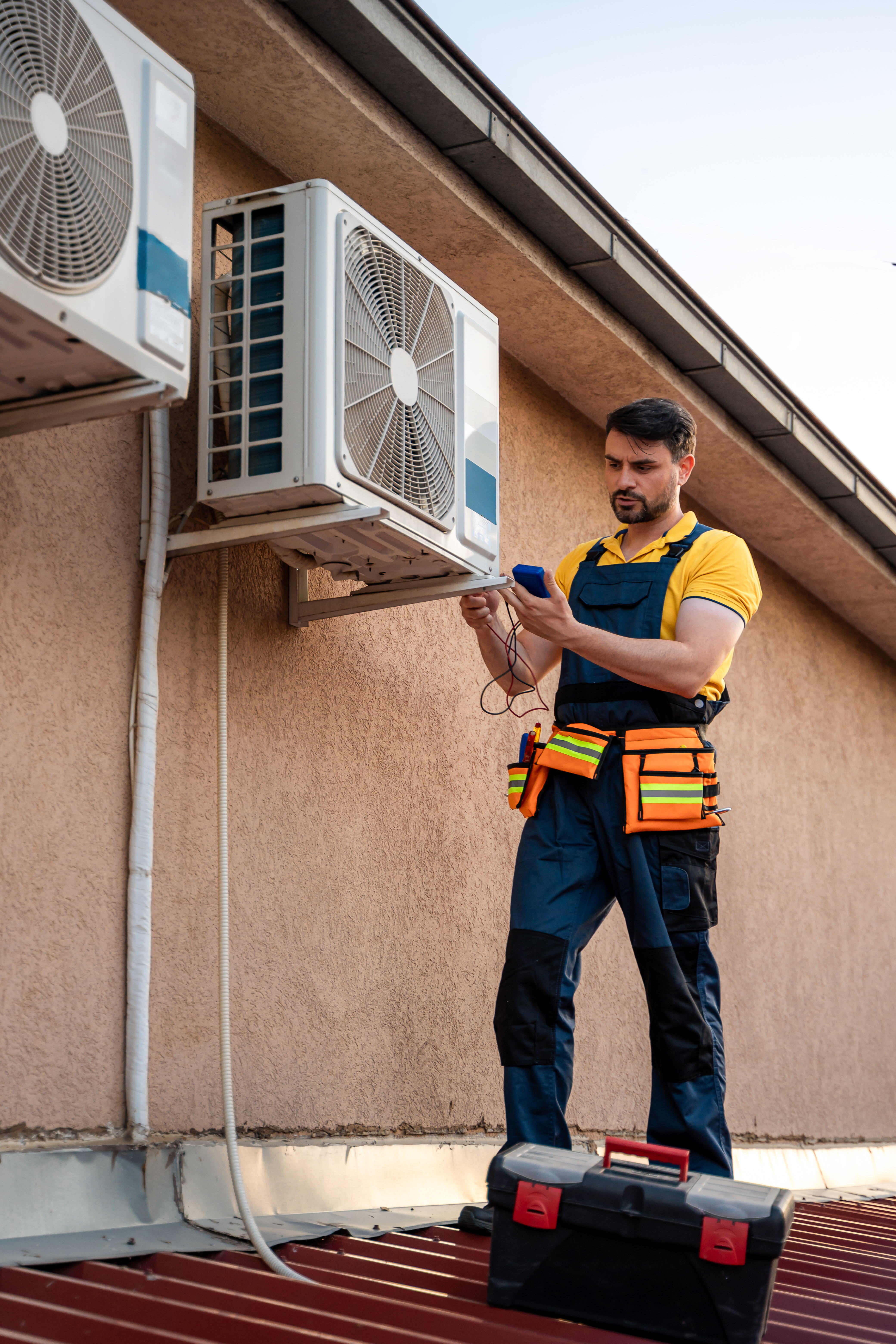 Speed Wins: 9 Proven Ways HVAC and Restoration Companies Can Cut Lead Response Time to Minutes
