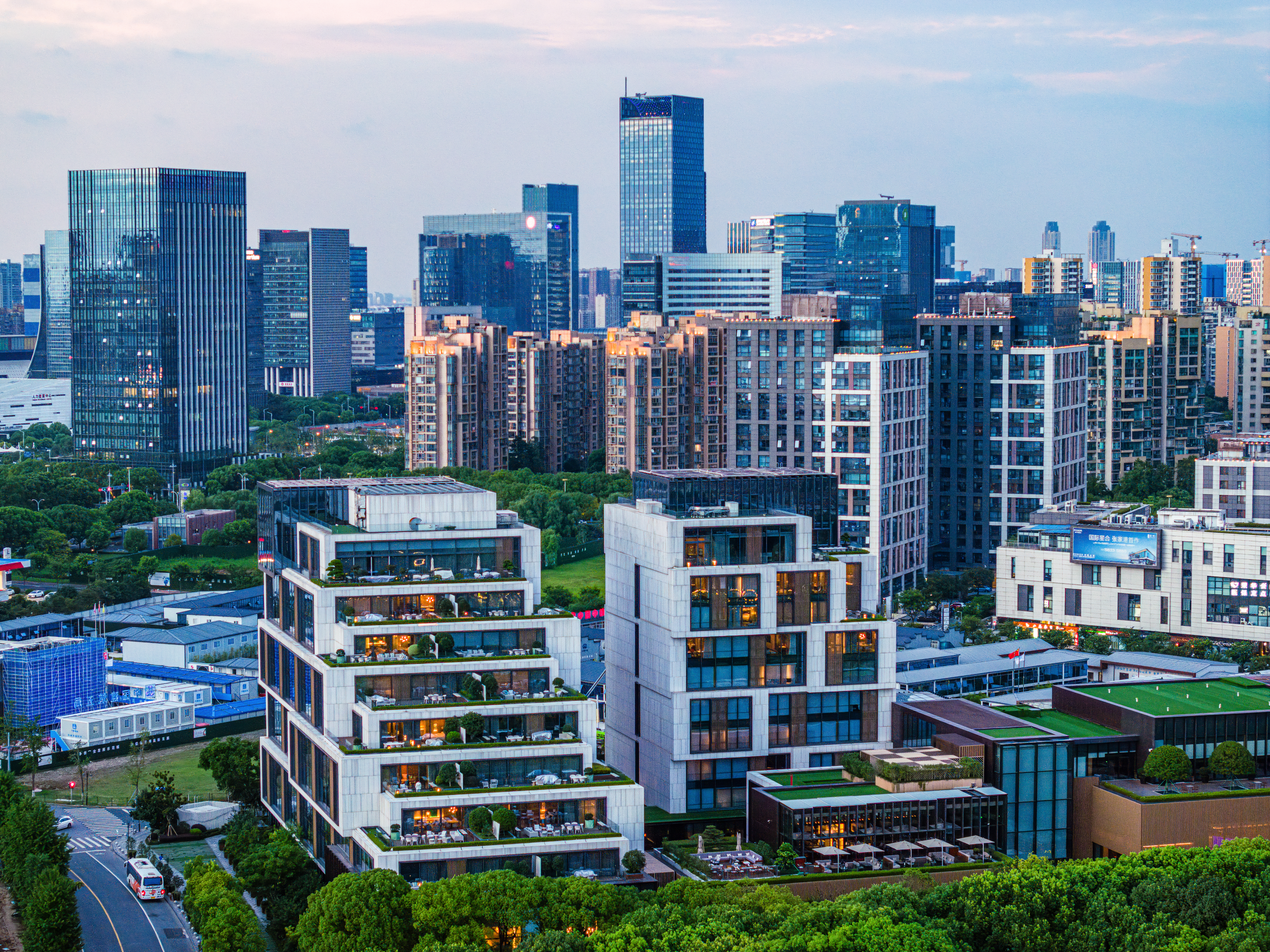 the commercial district of suzhou 91cd2c83f2b2b2939afc