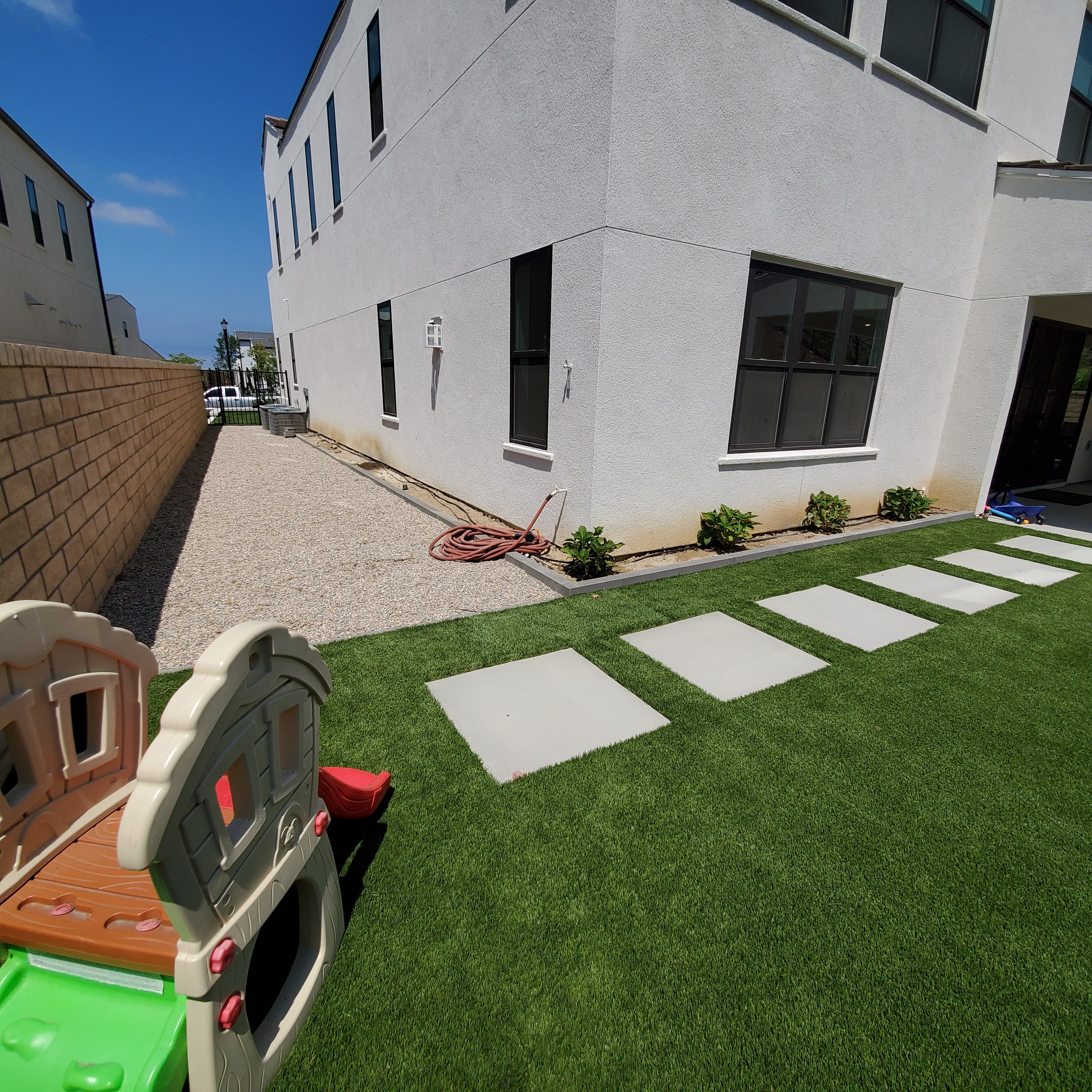 alt="San Diego Eco‑Smart Hardscapes: Innovative, Durable Solutions"