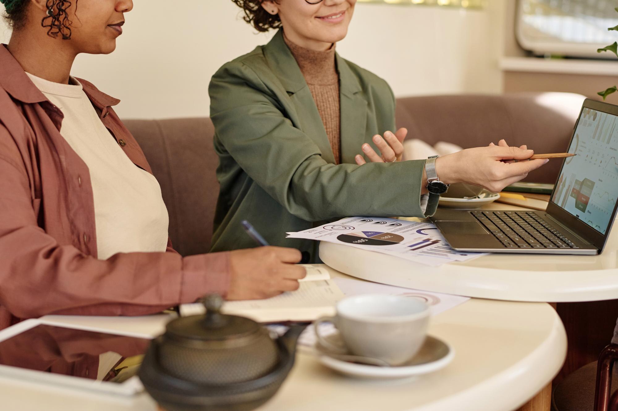 Evita sanciones del SAT y aumenta la rentabilidad en tu Airbnb o restaurante con asesoría contable especializada