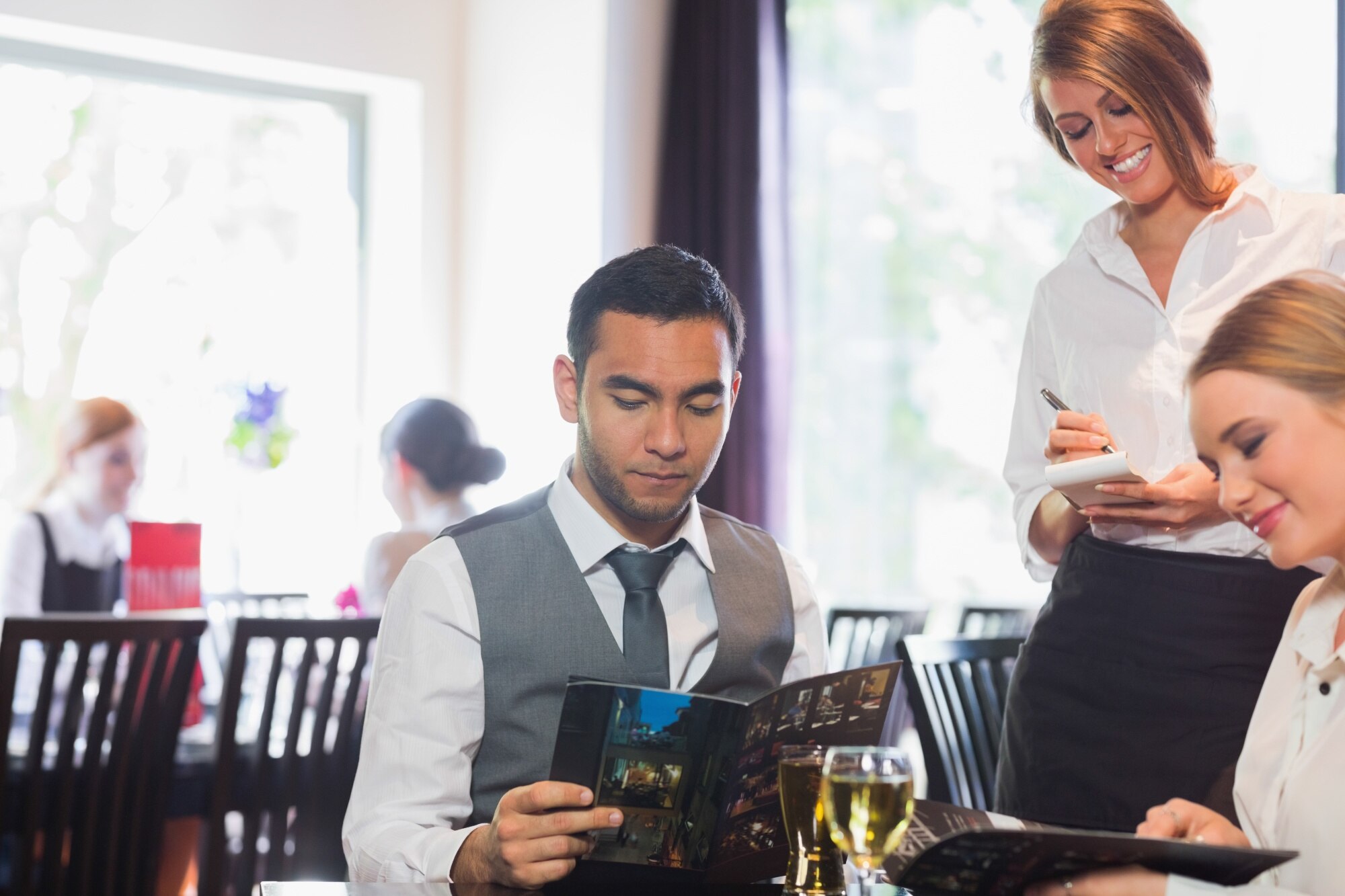 Guía práctica para restaurantes: cumple con el SAT y evita sanciones