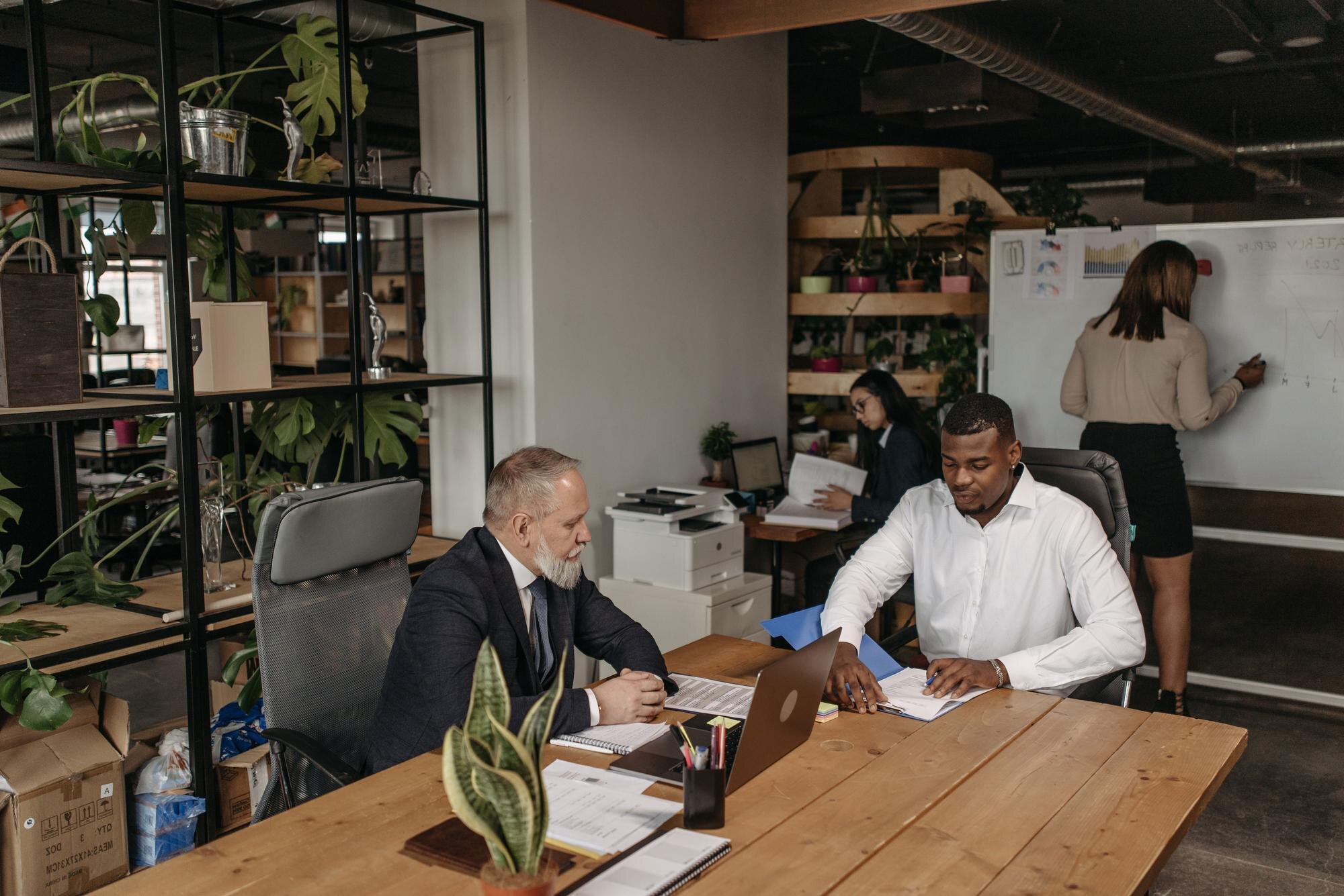 Asesoría contable especializada para restaurantes y Airbnb: maximiza utilidades y cumple sin estrés