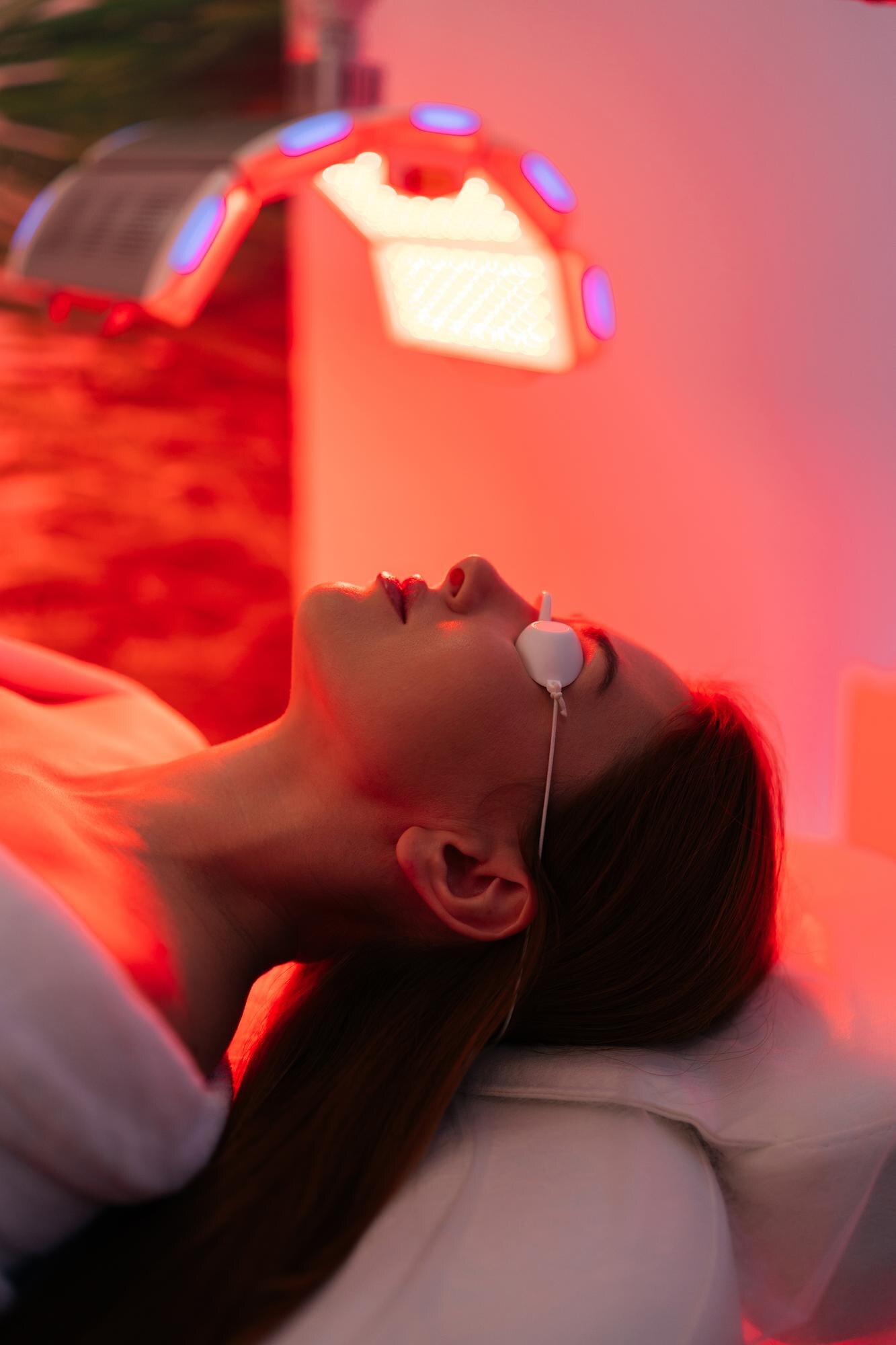 LED light therapy devices for home use